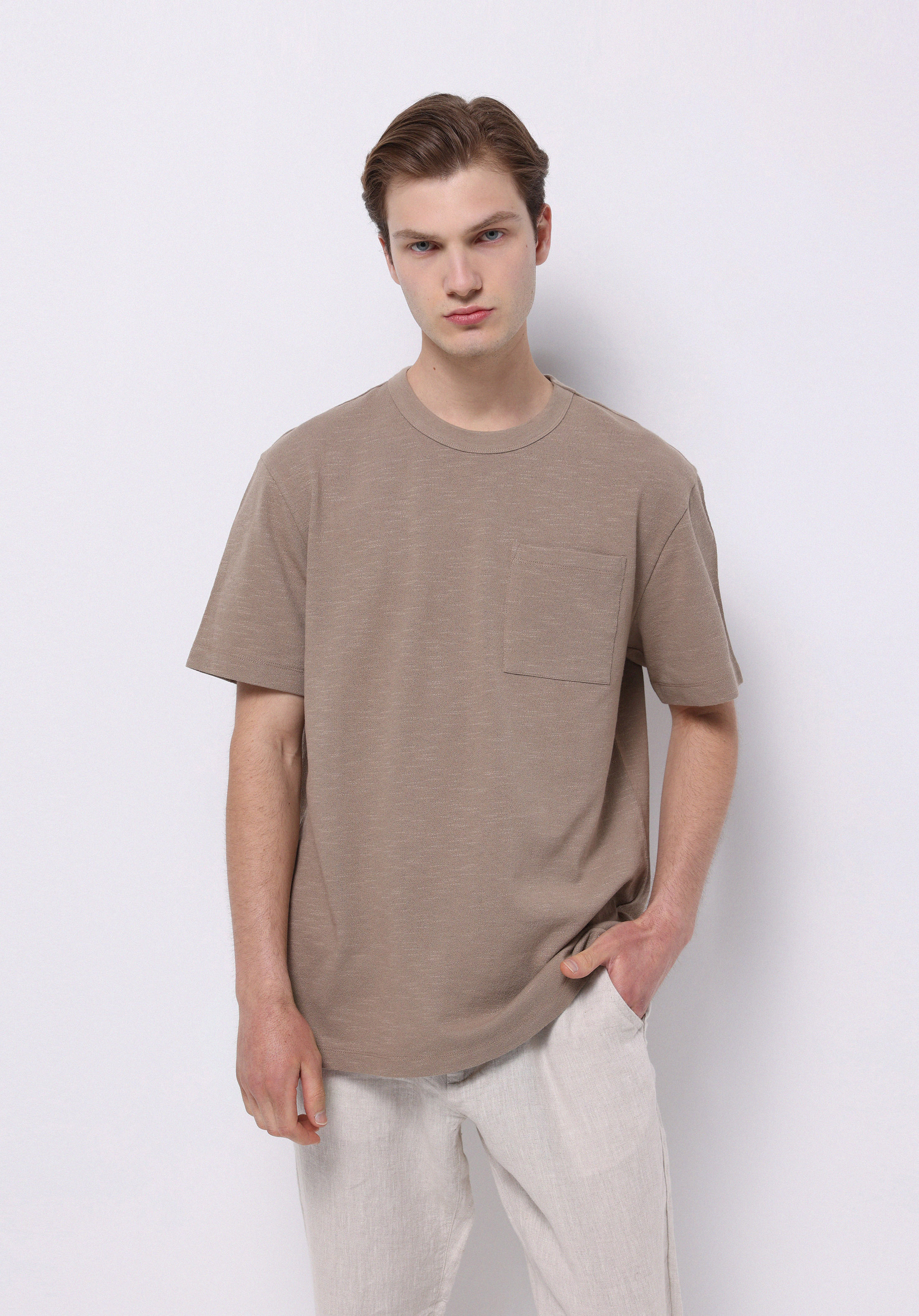 Afișați detalii pentru Comfort Fit Round Neck Drept Bărbați Gri Tricou Cu Mânecă Scurtă