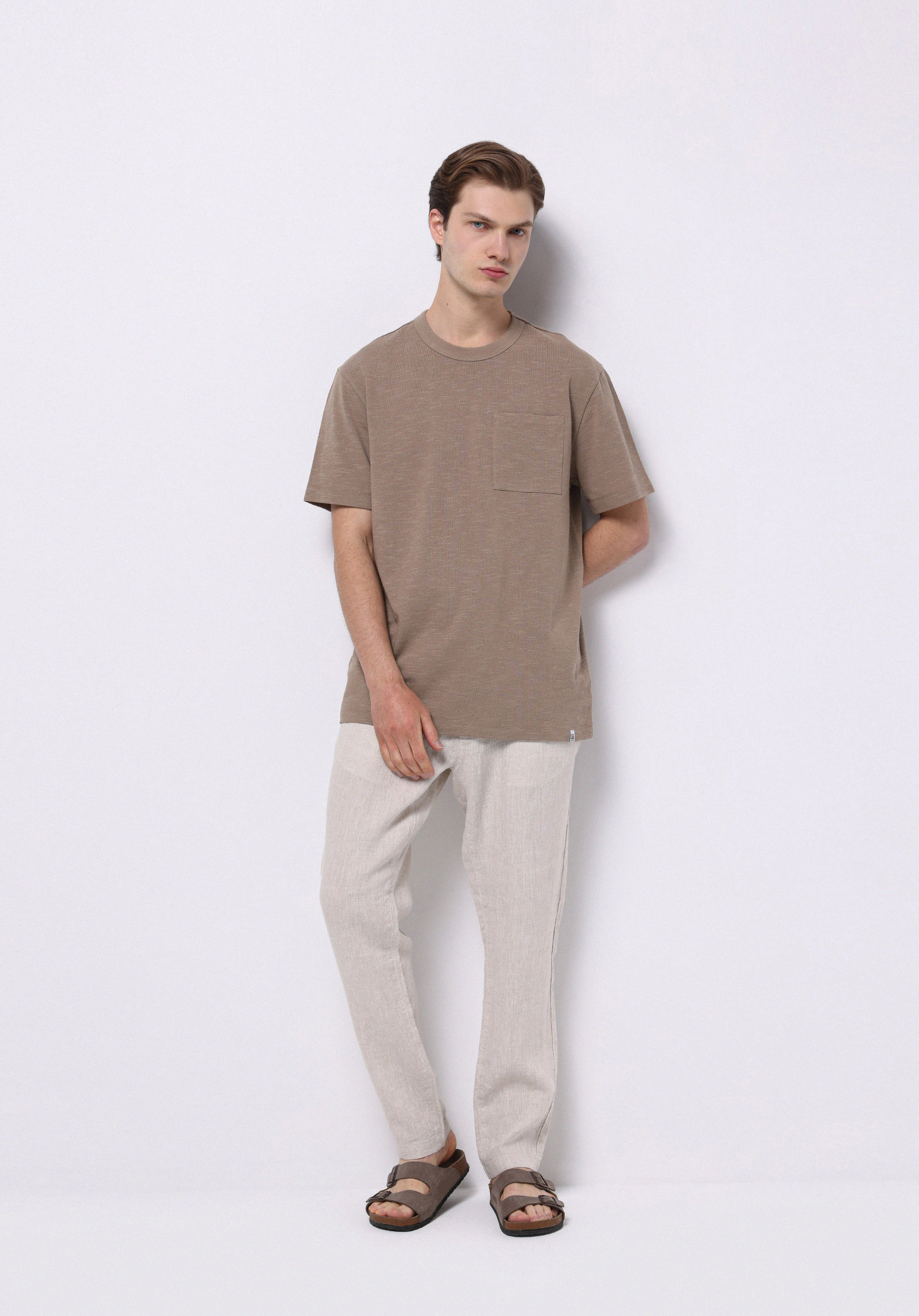 Afișați detalii pentru Comfort Fit Round Neck Drept Bărbați Gri Tricou Cu Mânecă Scurtă