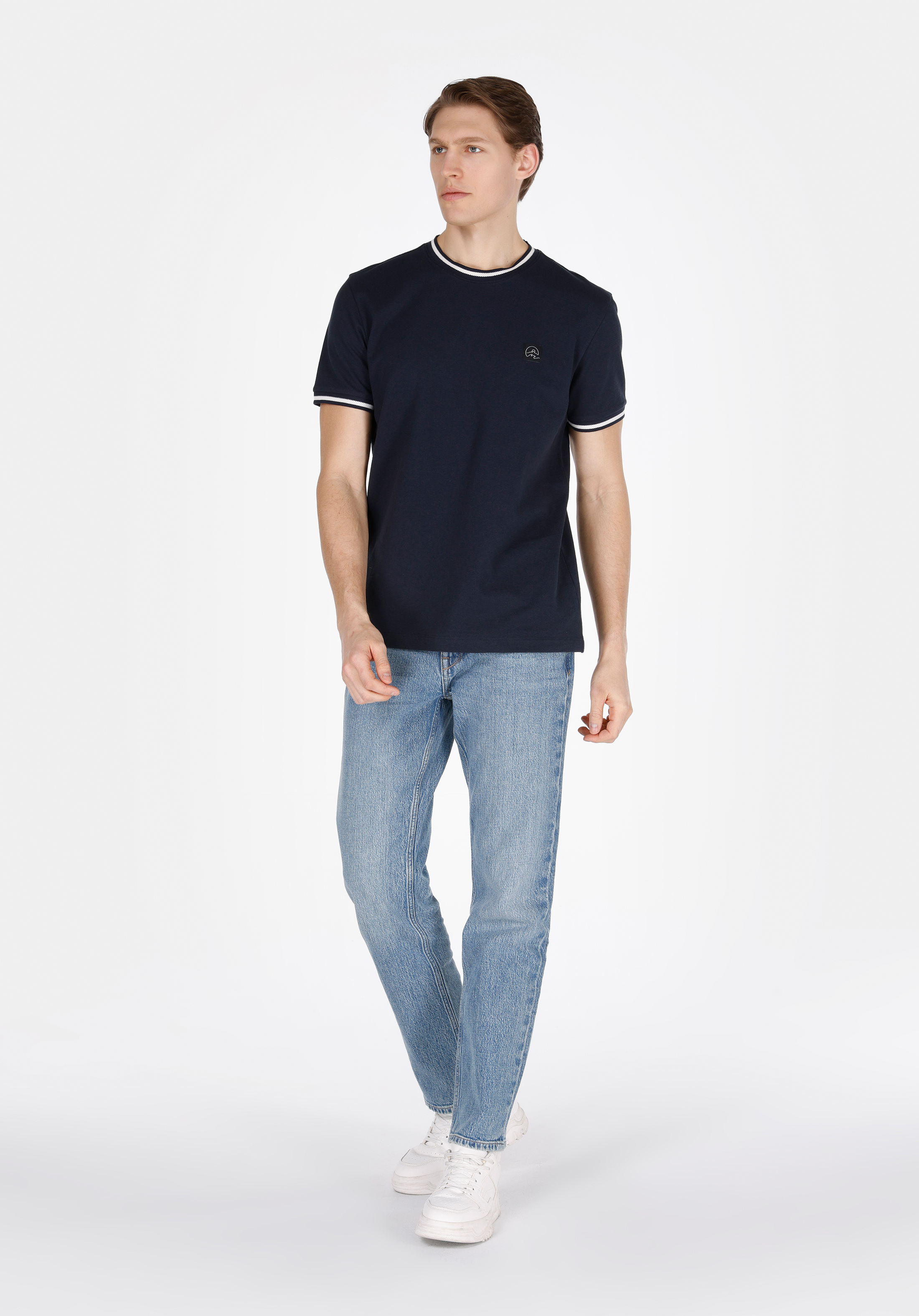 Afișați detalii pentru Tricou Cu Maneca Scurta De Barbati Albastru Marin Regular Fit  Cl1073359
