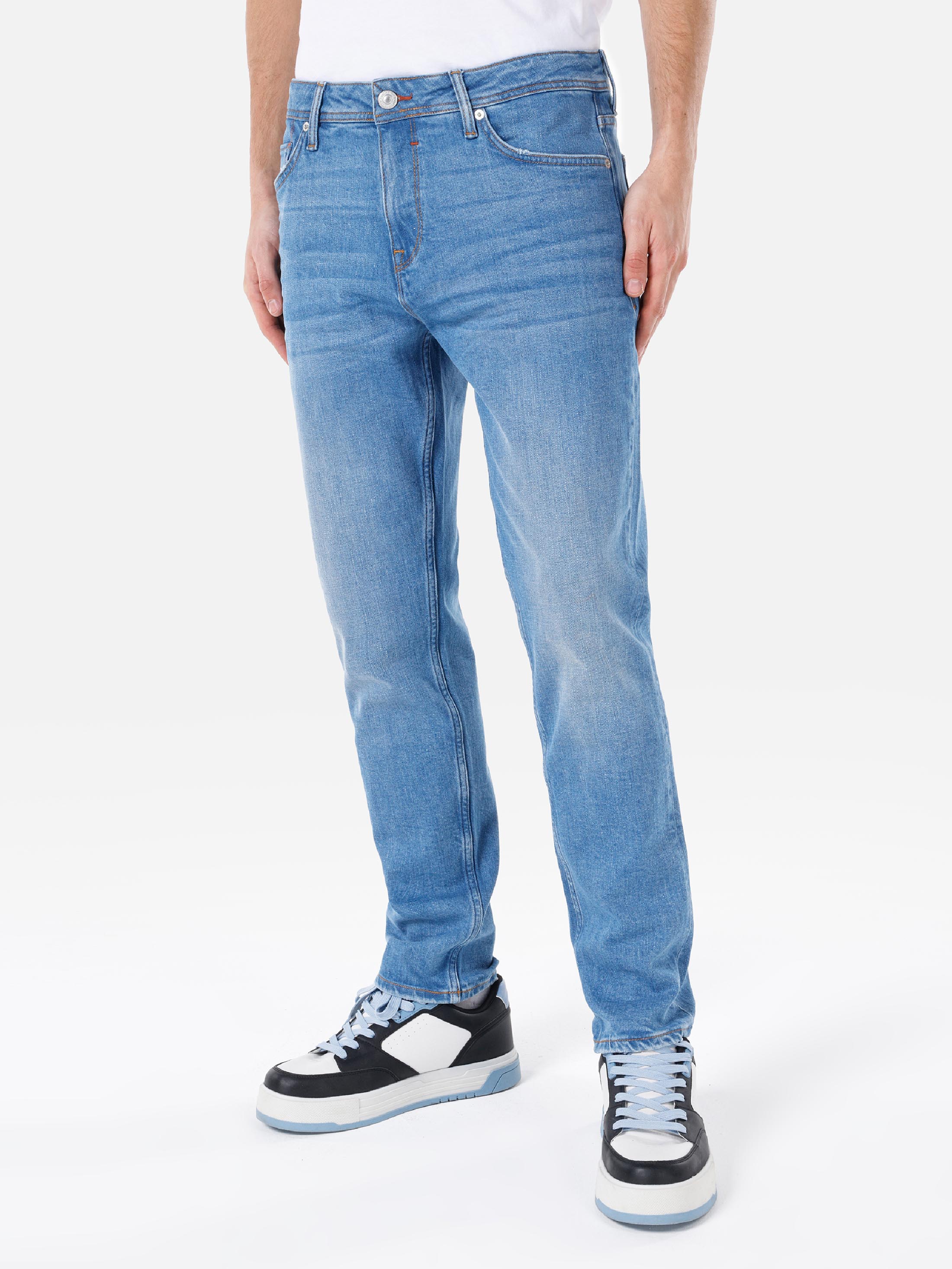 Afișați detalii pentru Pantaloni De Barbati Denim Regular Fit 067 Jack Cl1069267