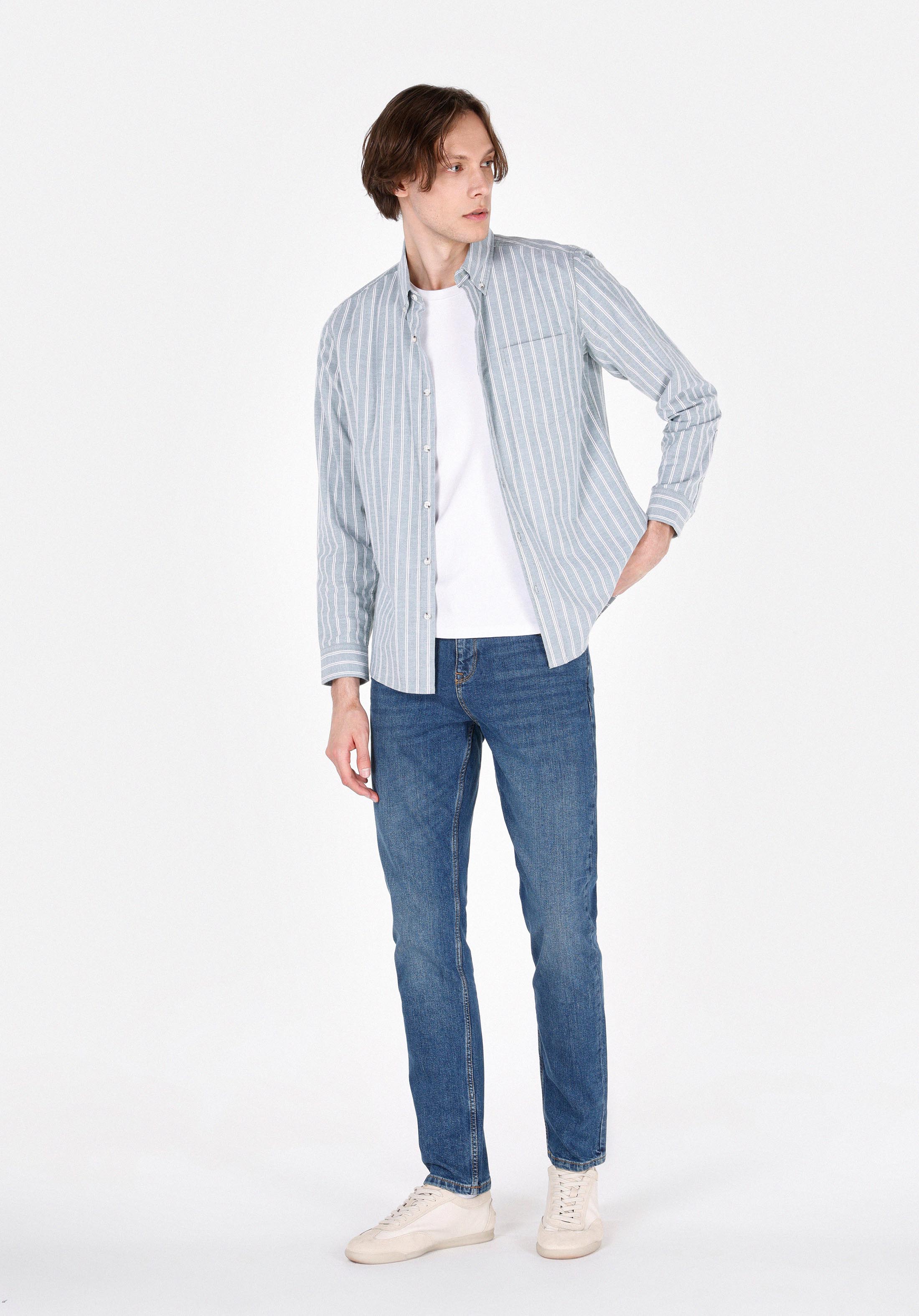 Afișați detalii pentru Pantaloni De Barbati Albastru Straight Fit 044 Karl Cl1072225