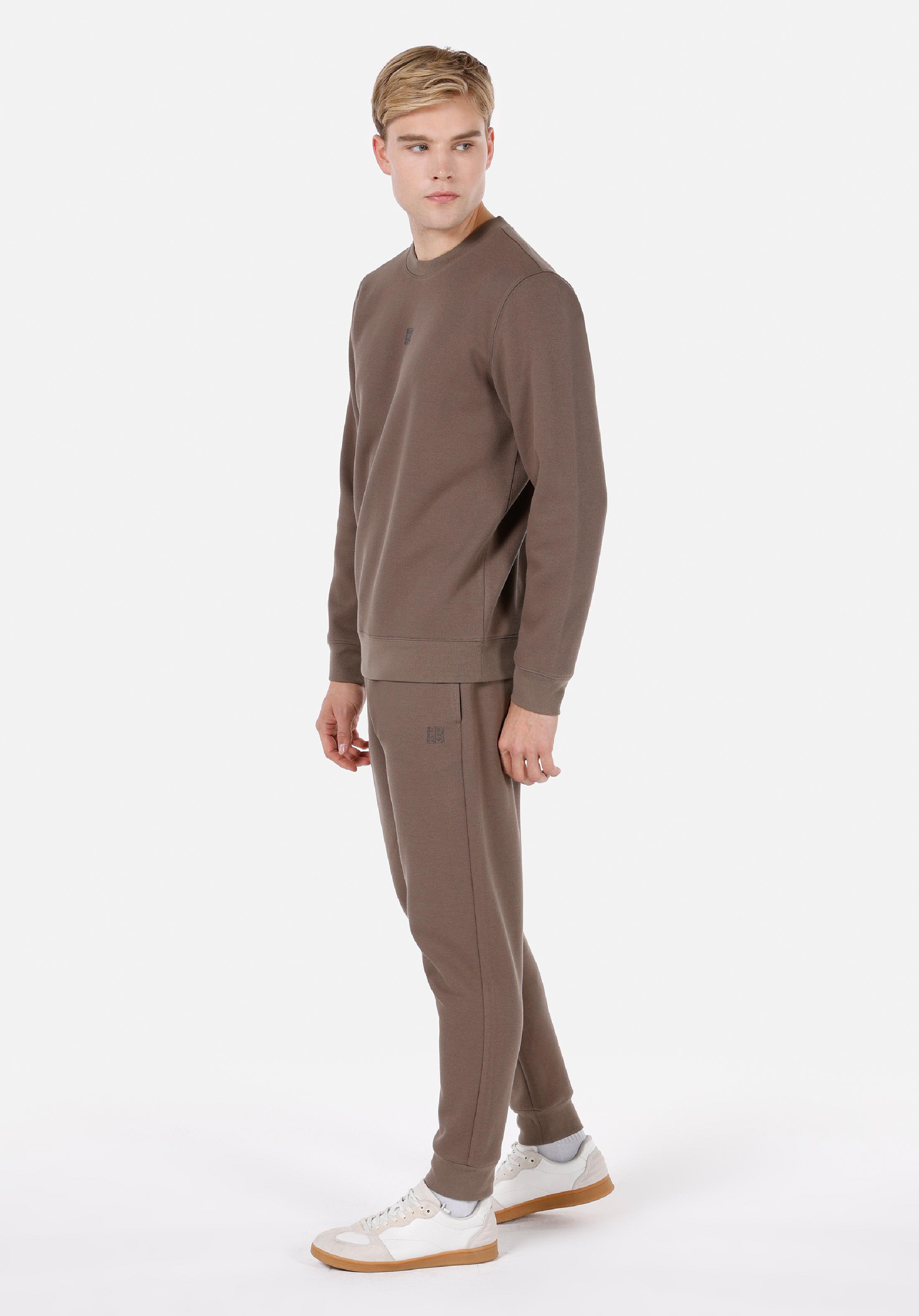Afișați detalii pentru Pantaloni De Trening De Barbati Maro Regular Fit  Cl1072476