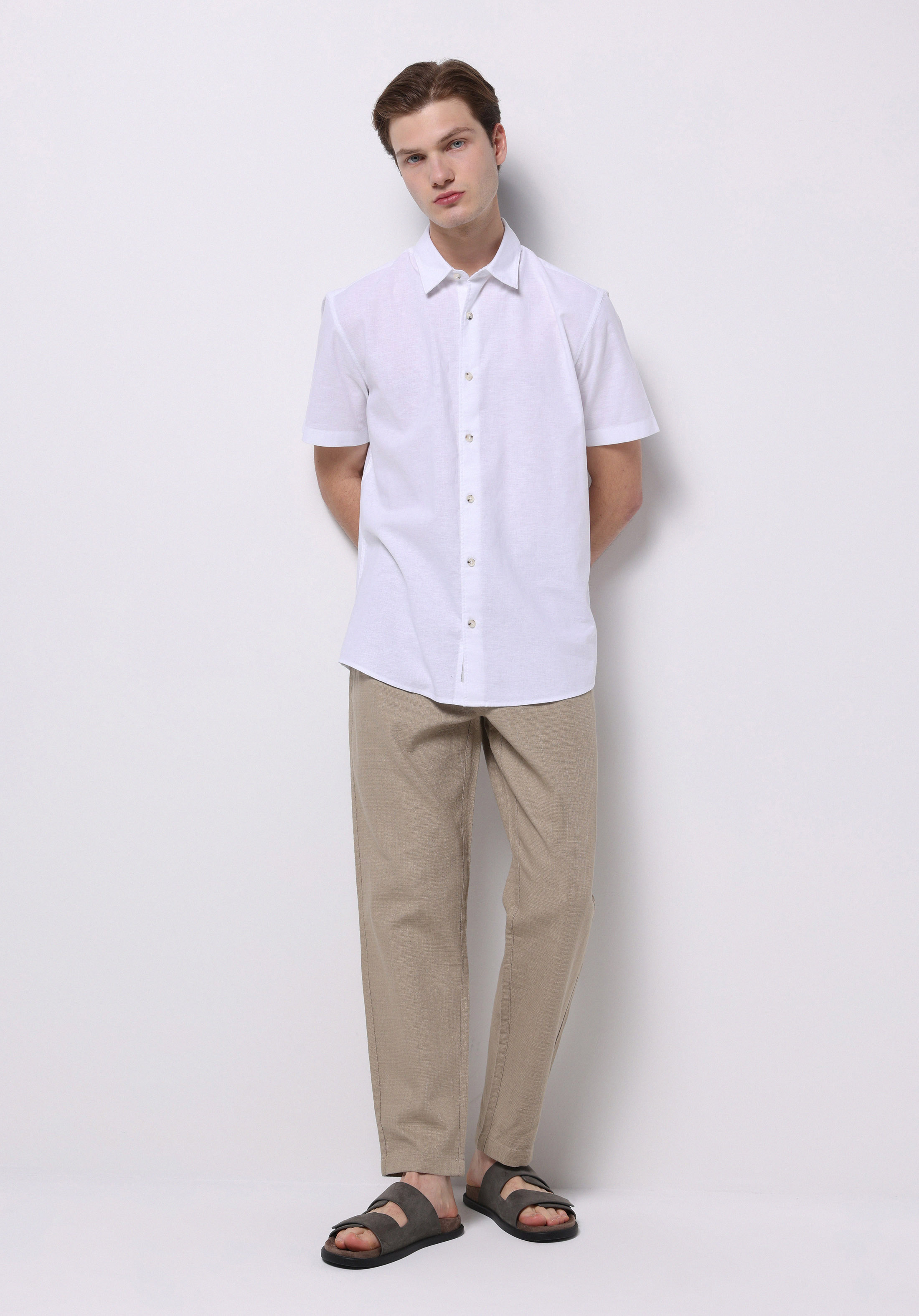 Afișați detalii pentru Pantaloni De Barbati Bej Regular Fit  Cl1073863
