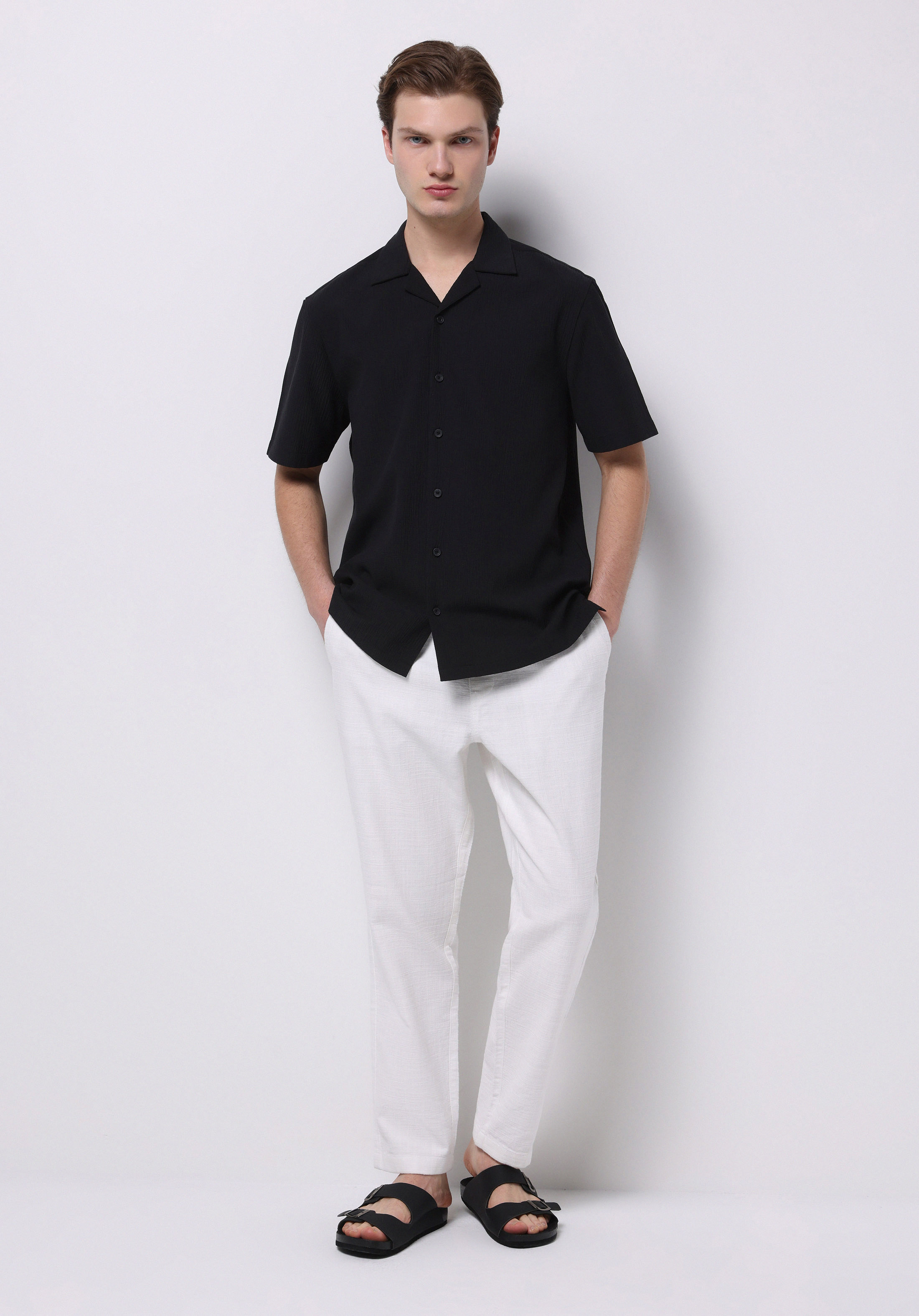 Afișați detalii pentru Pantaloni De Barbati Alb Regular Fit  Cl1073863