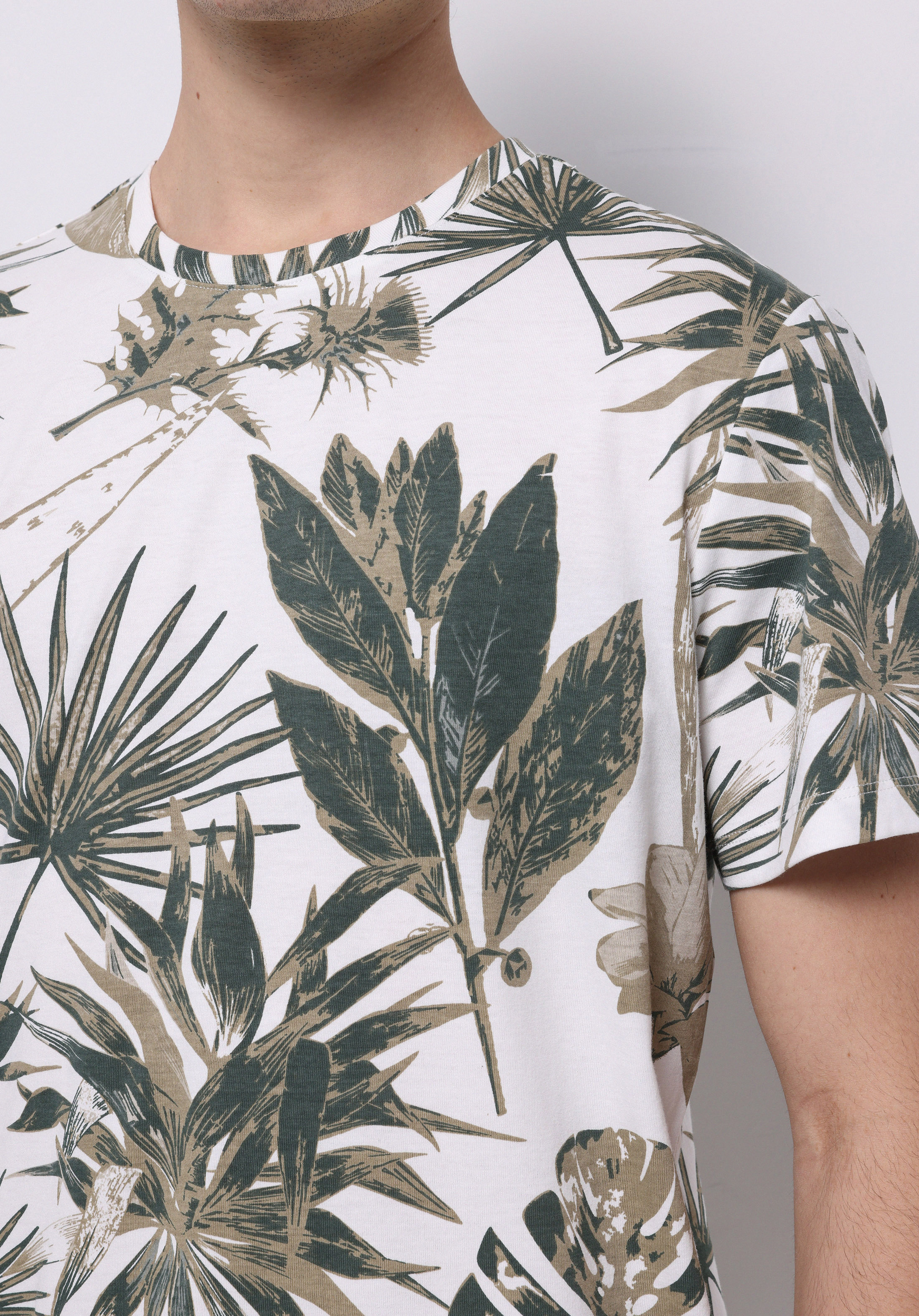 Afișați detalii pentru Regular Fit Round Neck Printed Tricou Cu Mânecă Scurtă Verde Pentru Bărbați