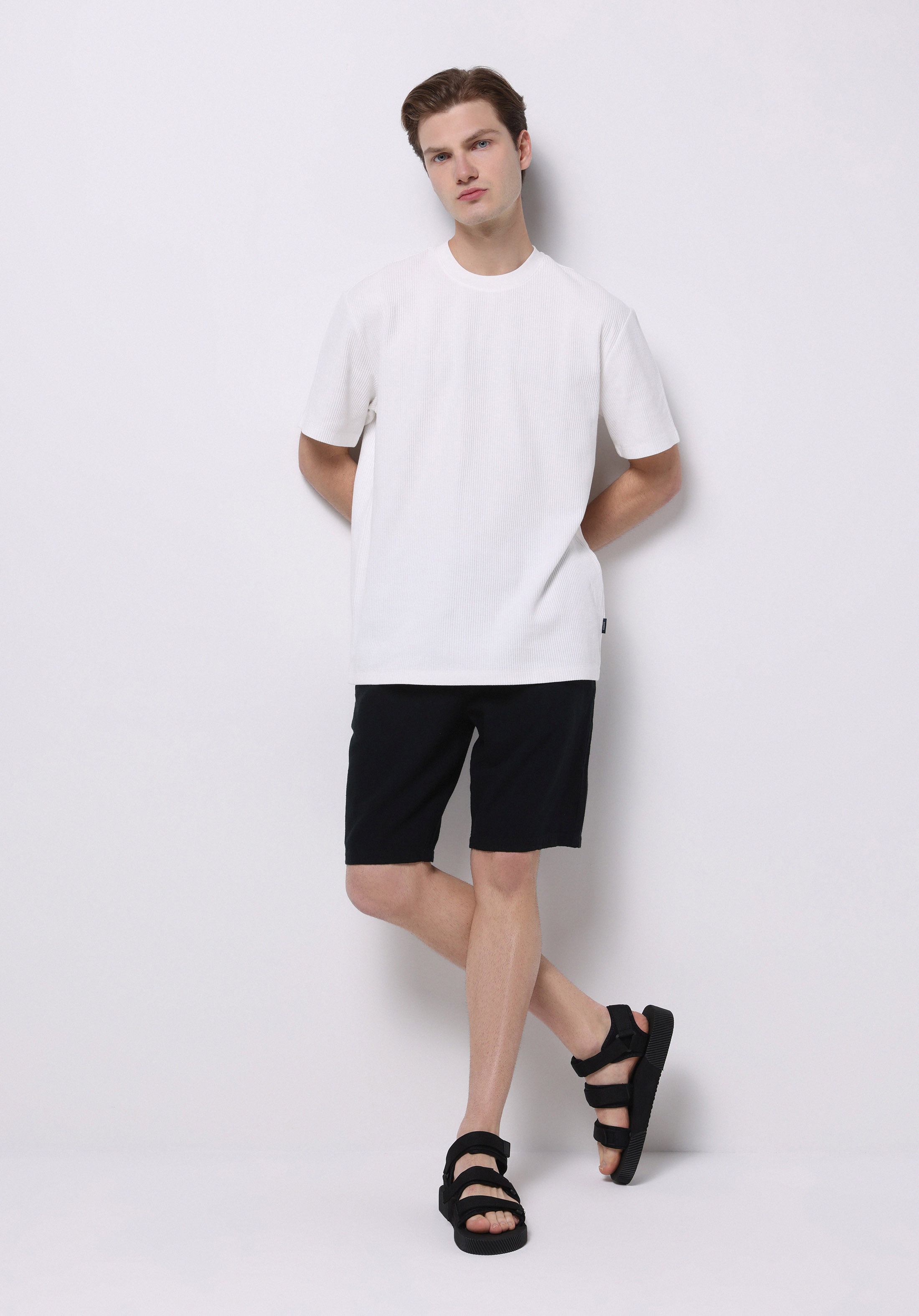 Afișați detalii pentru Comfort Fit Round Neck Drept Bărbați Alb Short Tricou Cu Mânecă Scurtă