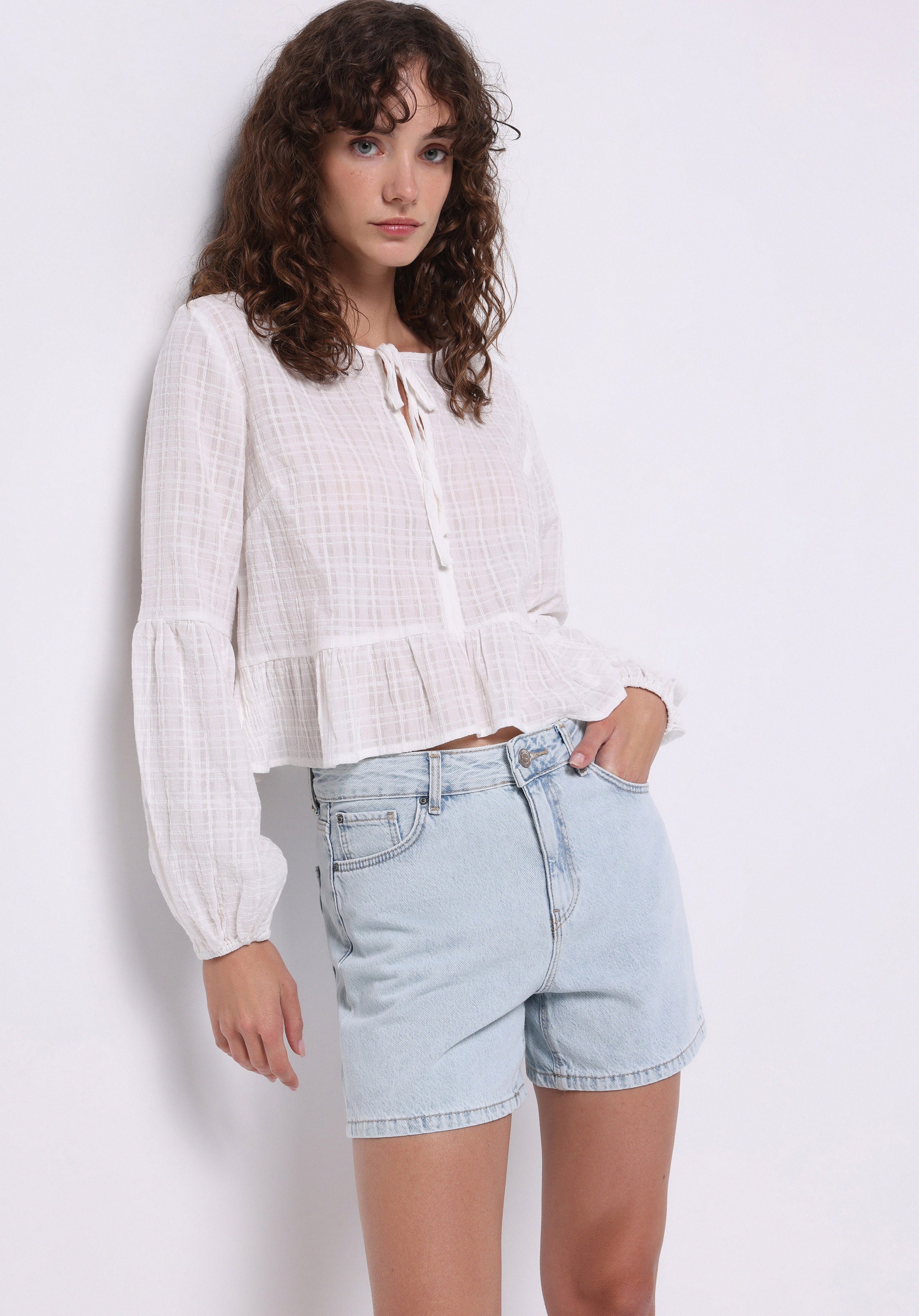 Afișați detalii pentru Mom Fit Rose Waist Straight Pantaloni Scurți De Jean İndigo Pentru Femei