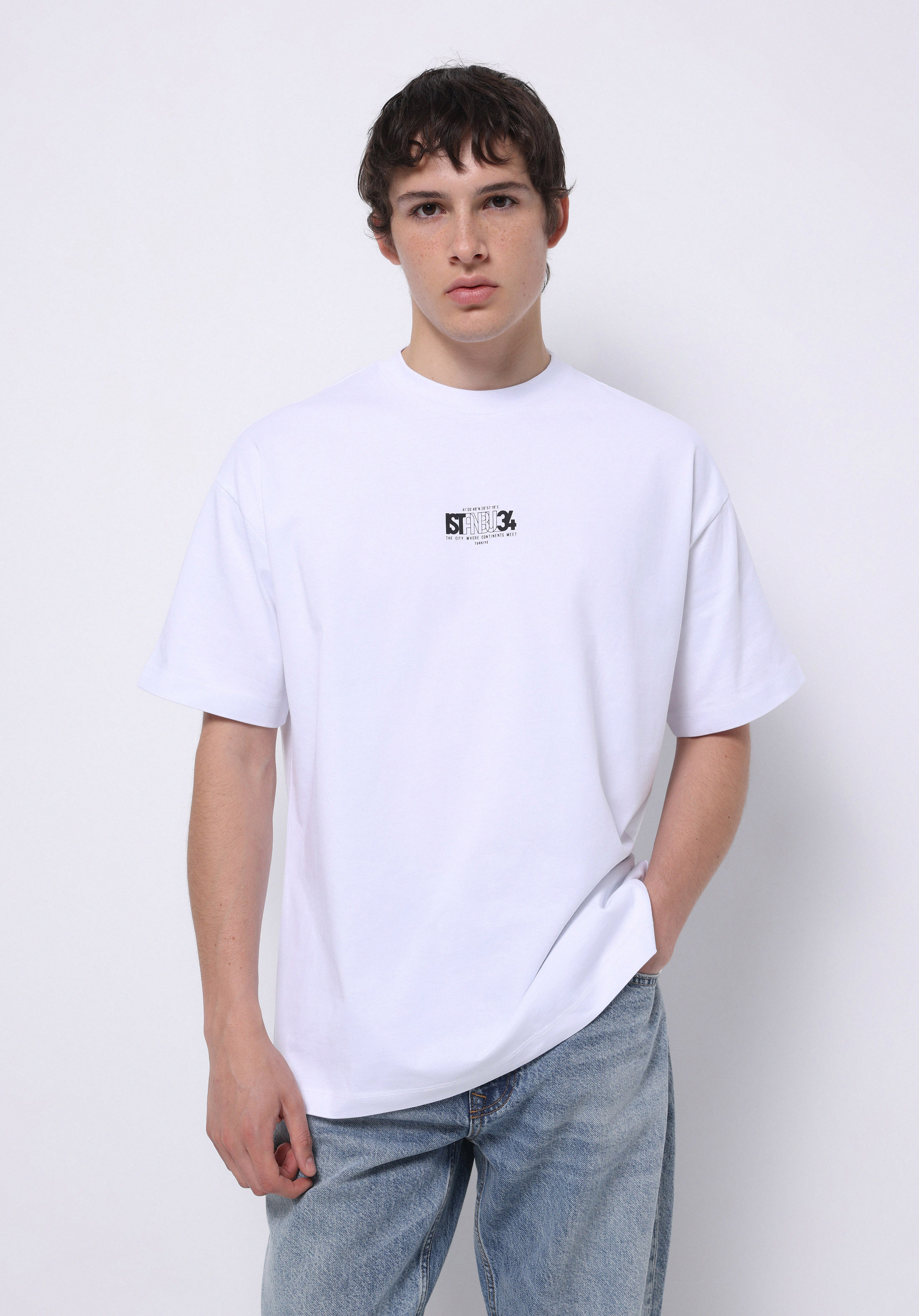 Afișați detalii pentru Tricou Cu Maneca Scurta De Barbati Alb Comfort Fit  Cl1077253