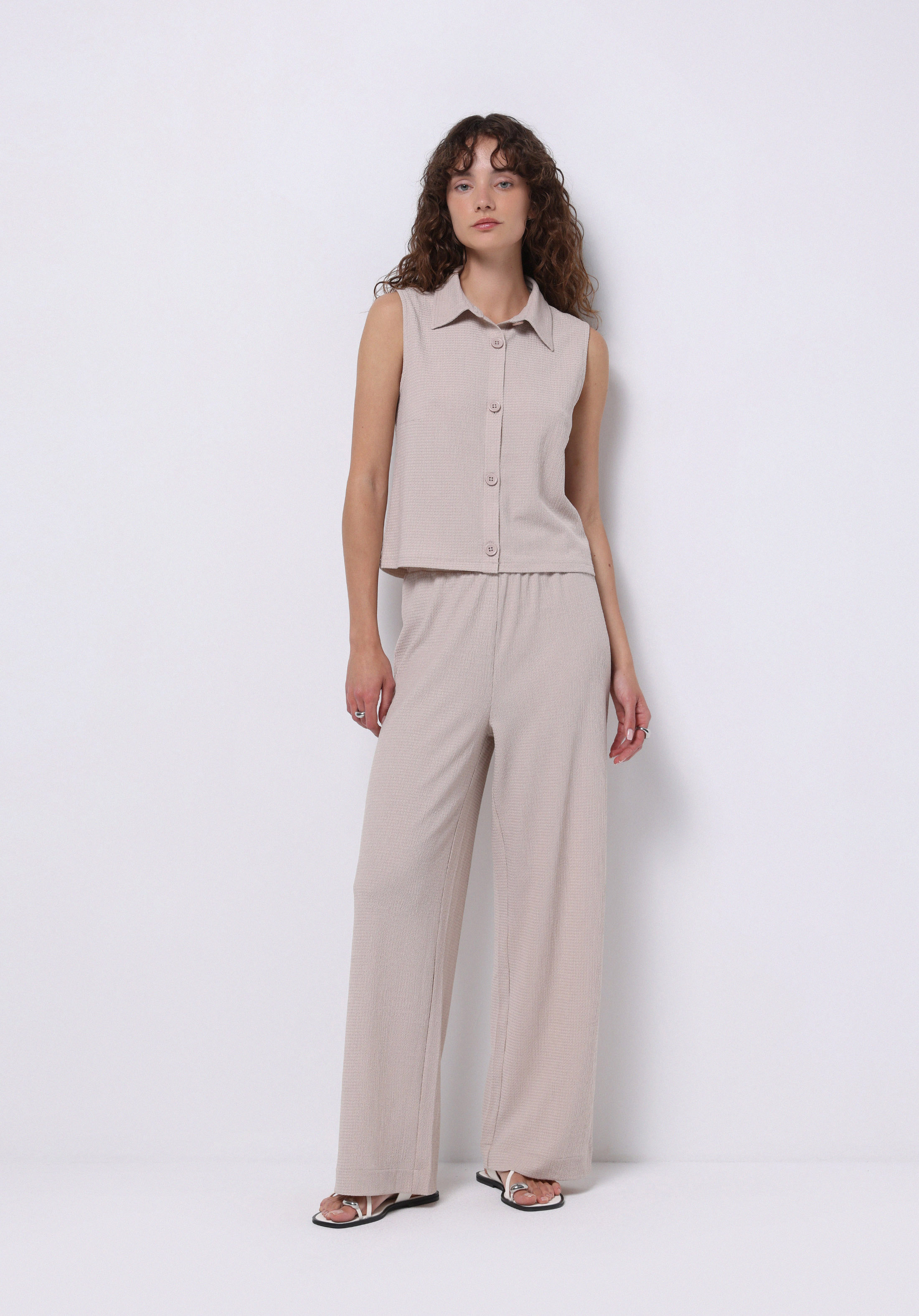 Afișați detalii pentru Pantaloni De Trening De Dama Bej Regular Fit  Cl1074280