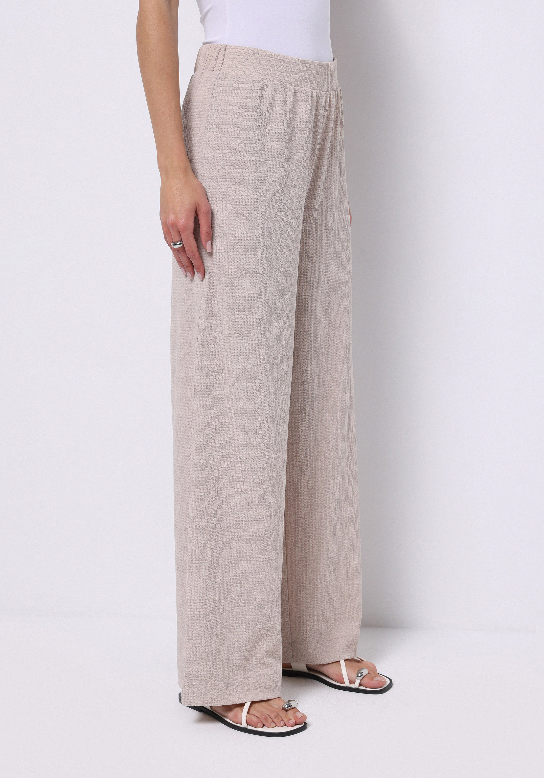 Afișați detalii pentru Pantaloni De Trening De Dama Bej Regular Fit  Cl1074280