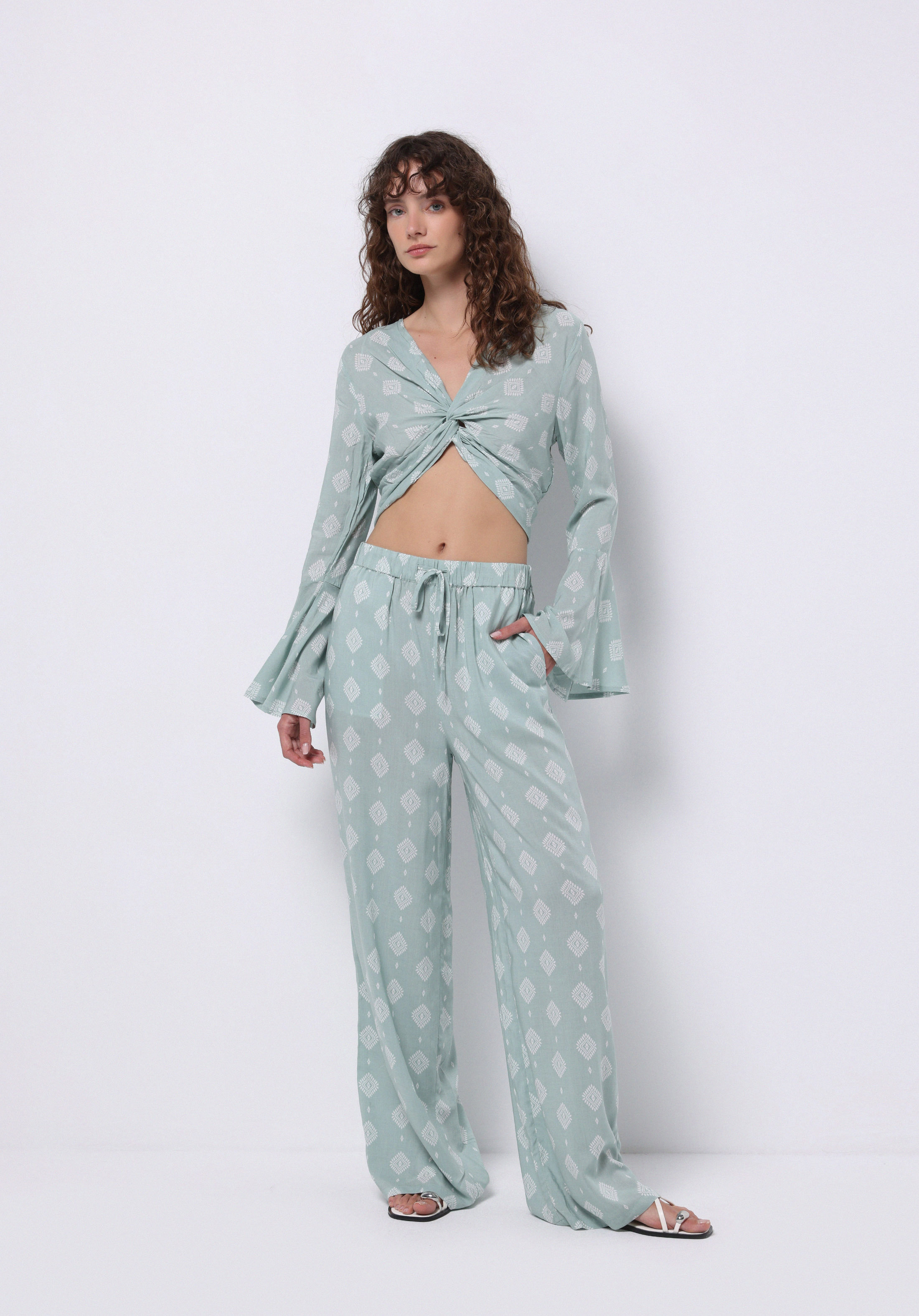 Afișați detalii pentru Pantaloni De Dama Verde Regular Fit  Cl1074668