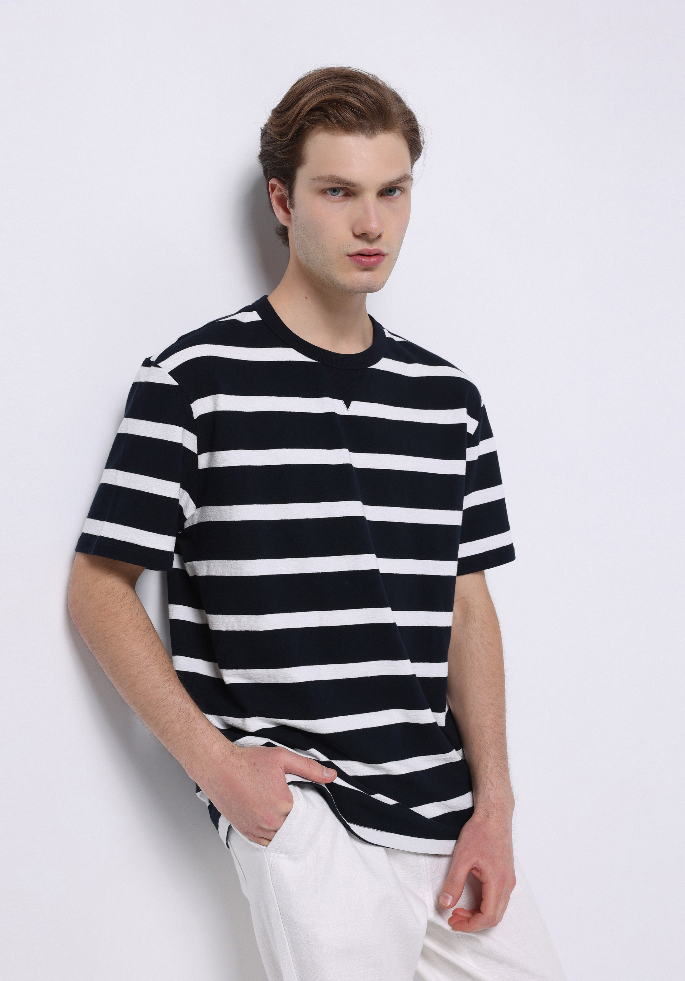 Afișați detalii pentru Tricou Cu Maneca Scurta De Barbati Albastru Marin Comfort Fit  Cl1074051
