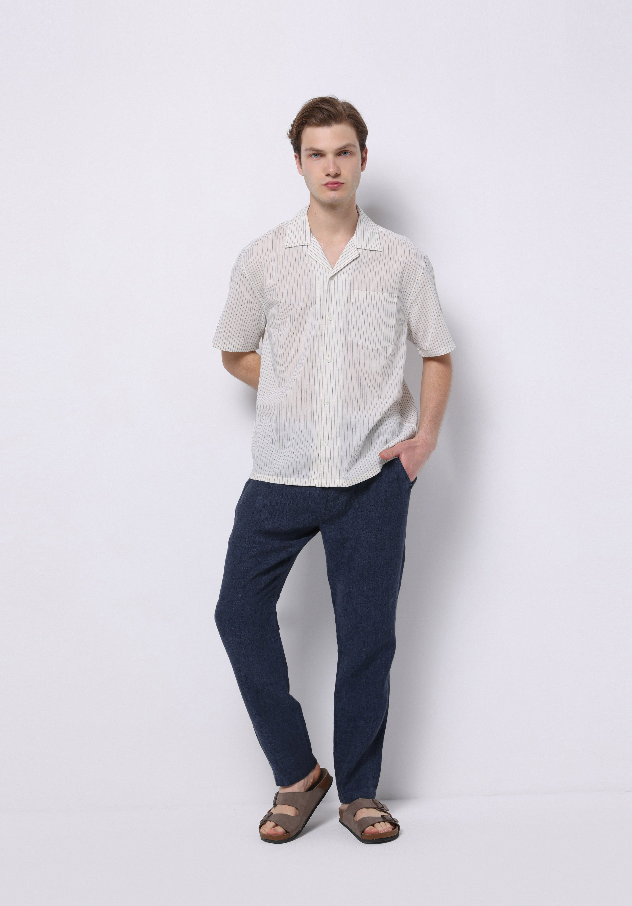 Afișați detalii pentru Pantaloni De Barbati Albastru Marin Regular Fit  Cl1074563