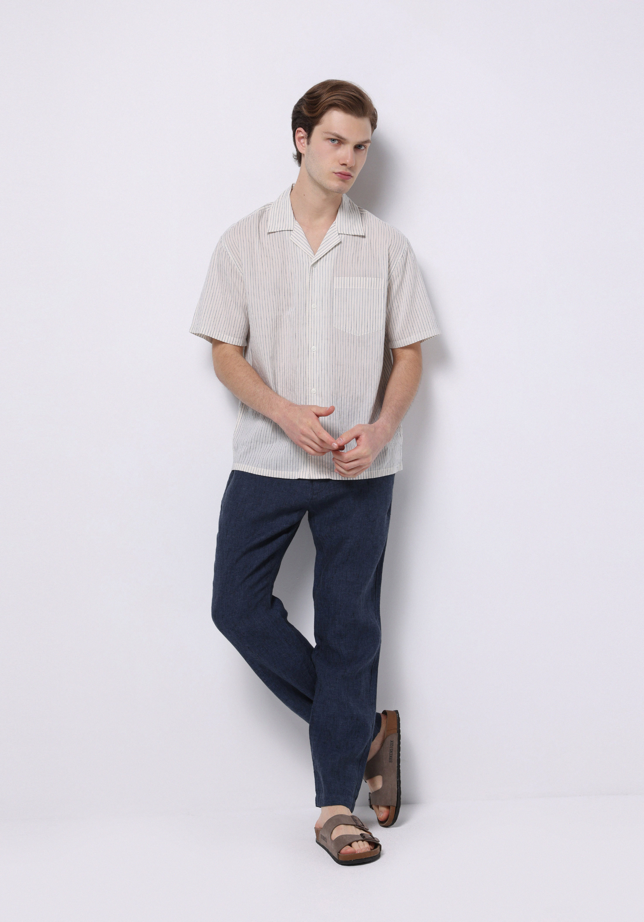 Afișați detalii pentru Pantaloni De Barbati Albastru Marin Regular Fit  Cl1074563