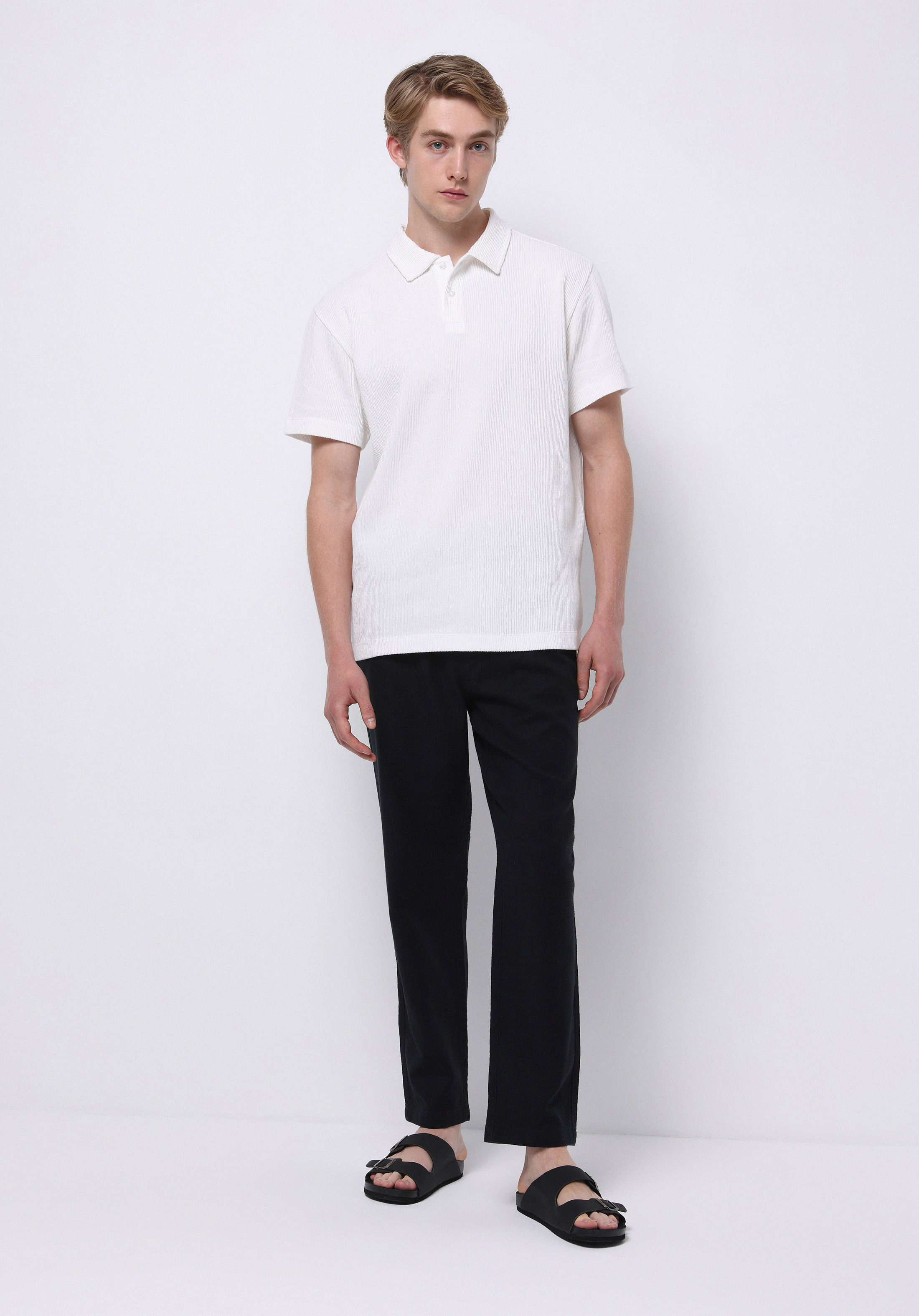 Afișați detalii pentru Pantaloni De Barbati Negru Regular Fit  Cl1073863