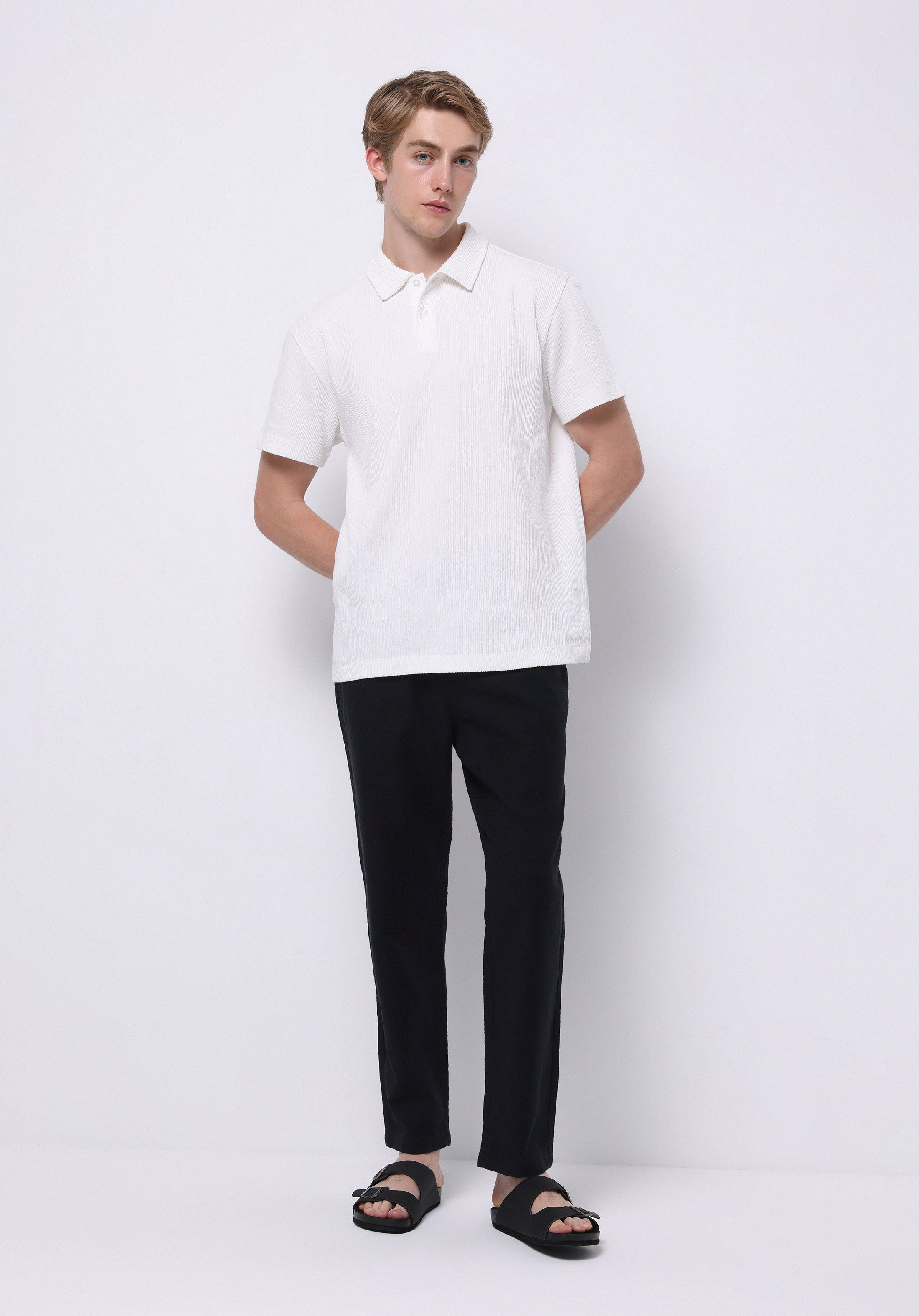 Afișați detalii pentru Pantaloni De Barbati Negru Regular Fit  Cl1073863