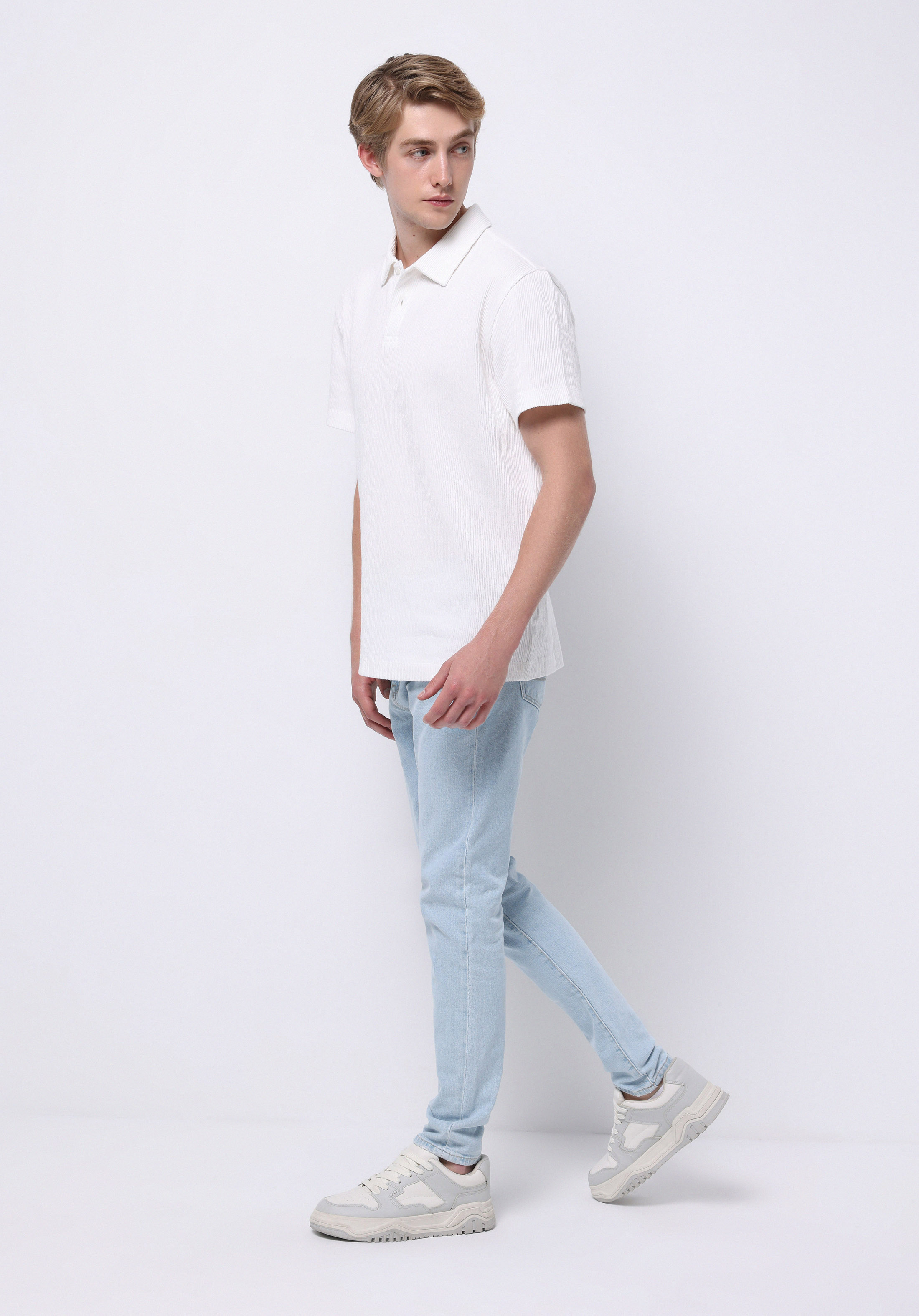 Afișați detalii pentru Blugi Slim Fit Indigo Pentru Bărbați