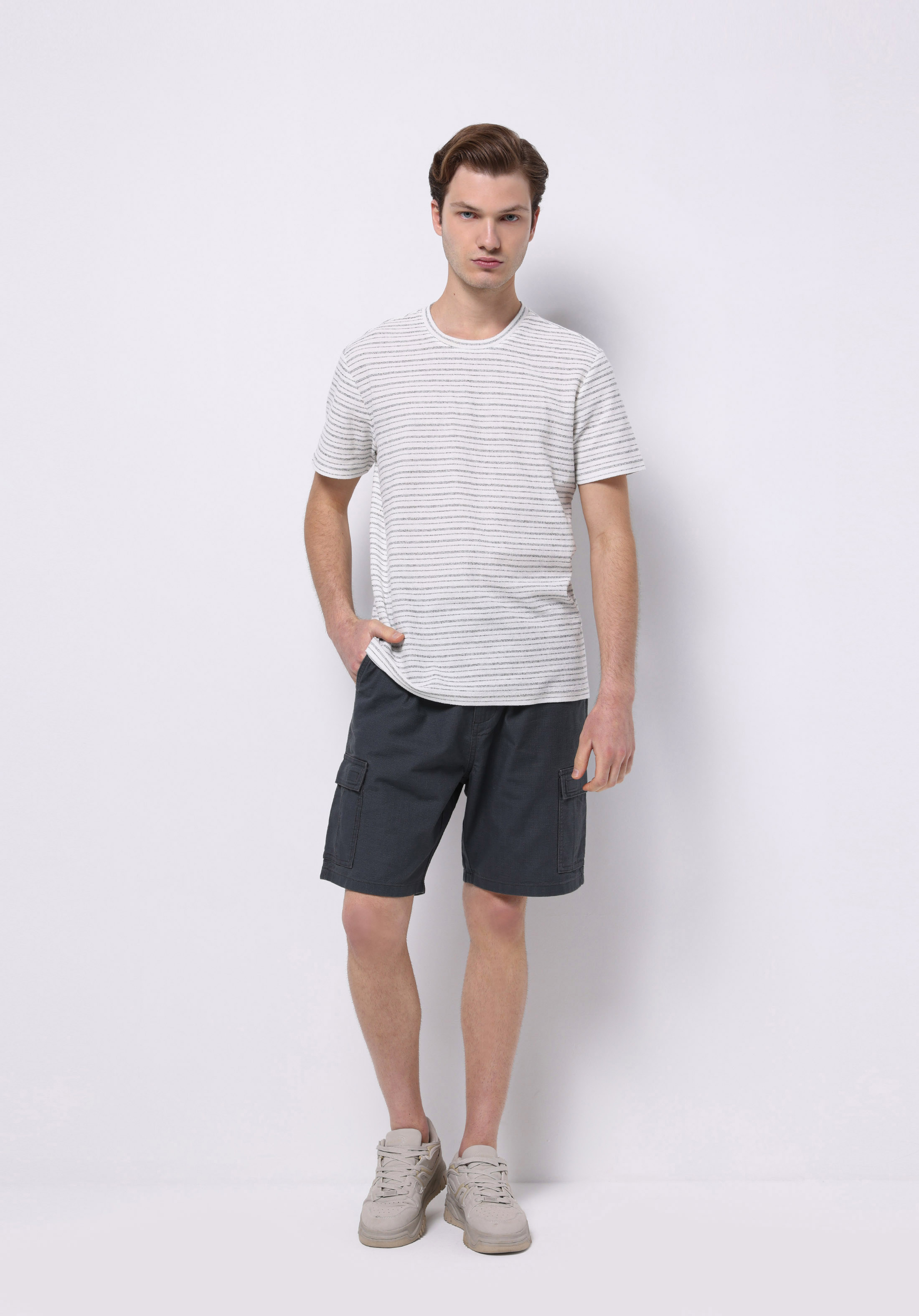 Afișați detalii pentru Short / Pantaloni Scurti De Barbati Antracit Regular Fit  Cl1074525