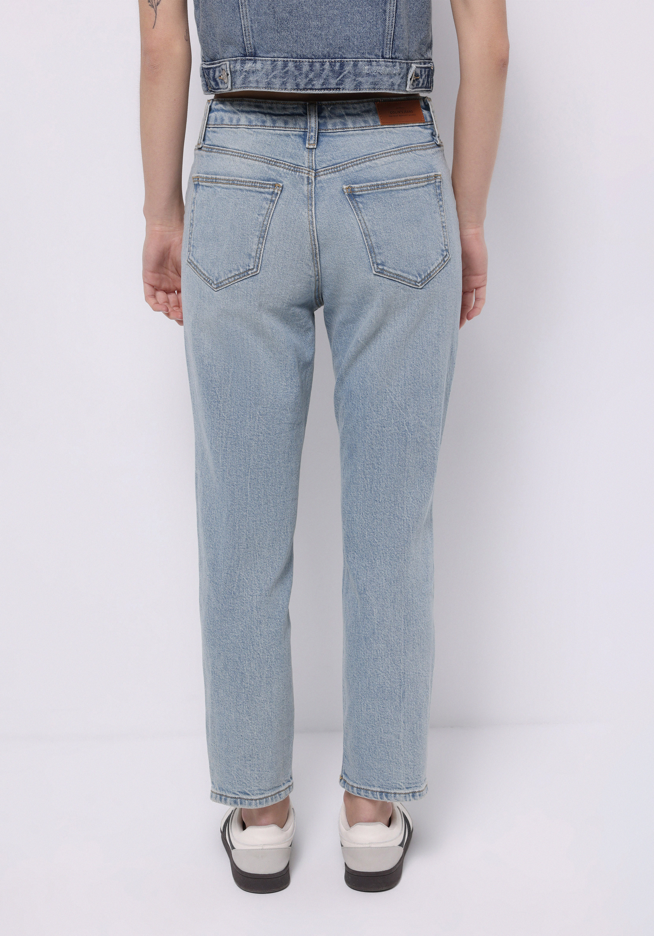 Afișați detalii pentru Mom Fit Rising Waist Shrinking Leg Blugi İndigo Deschiși Pentru Femei