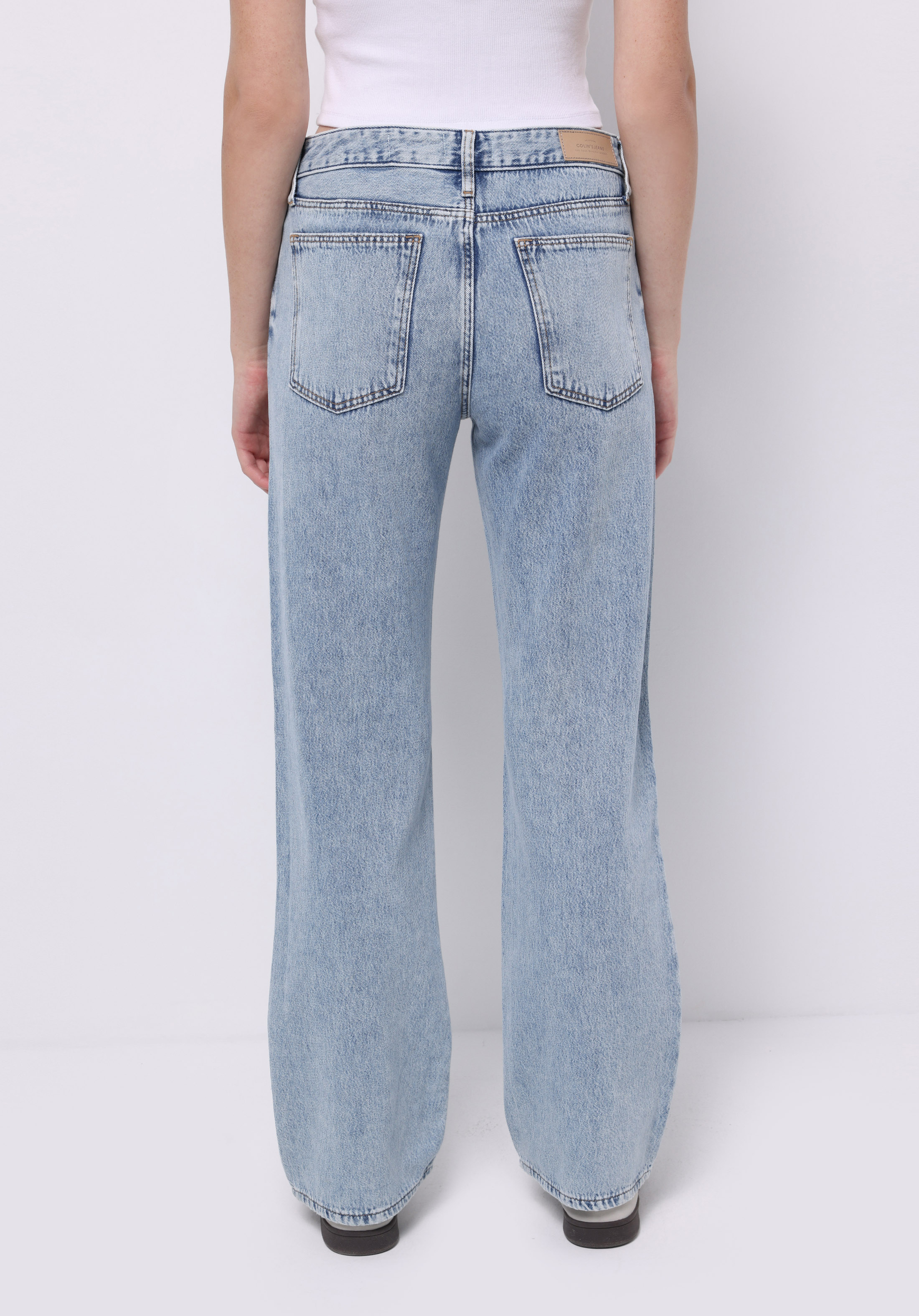 Afișați detalii pentru Drept Fit Talie Medie Picior Drept Blugi Indigo Pentru Femei