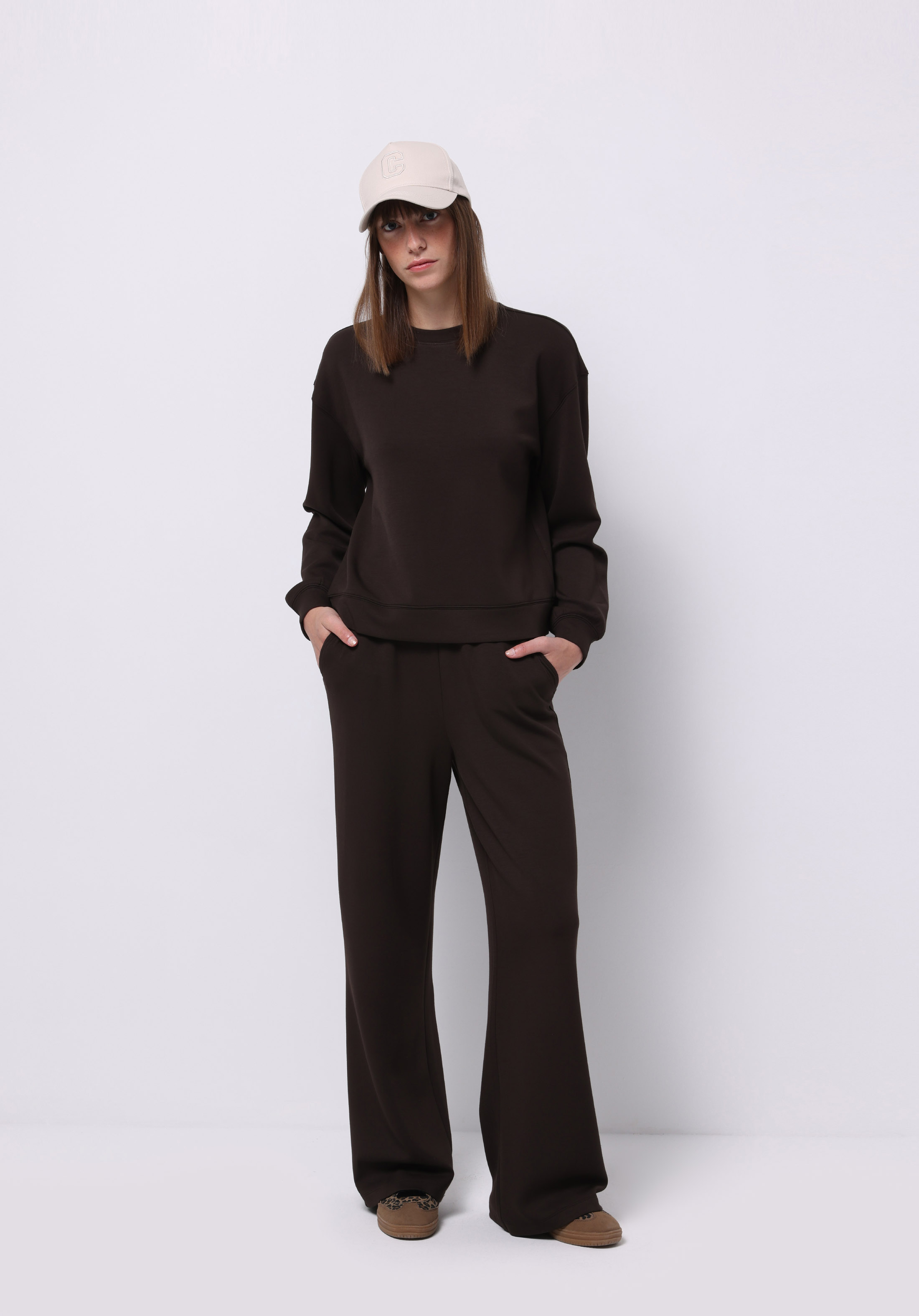 Afișați detalii pentru Pantaloni De Trening De Dama Maro Regular Fit  Cl1075524