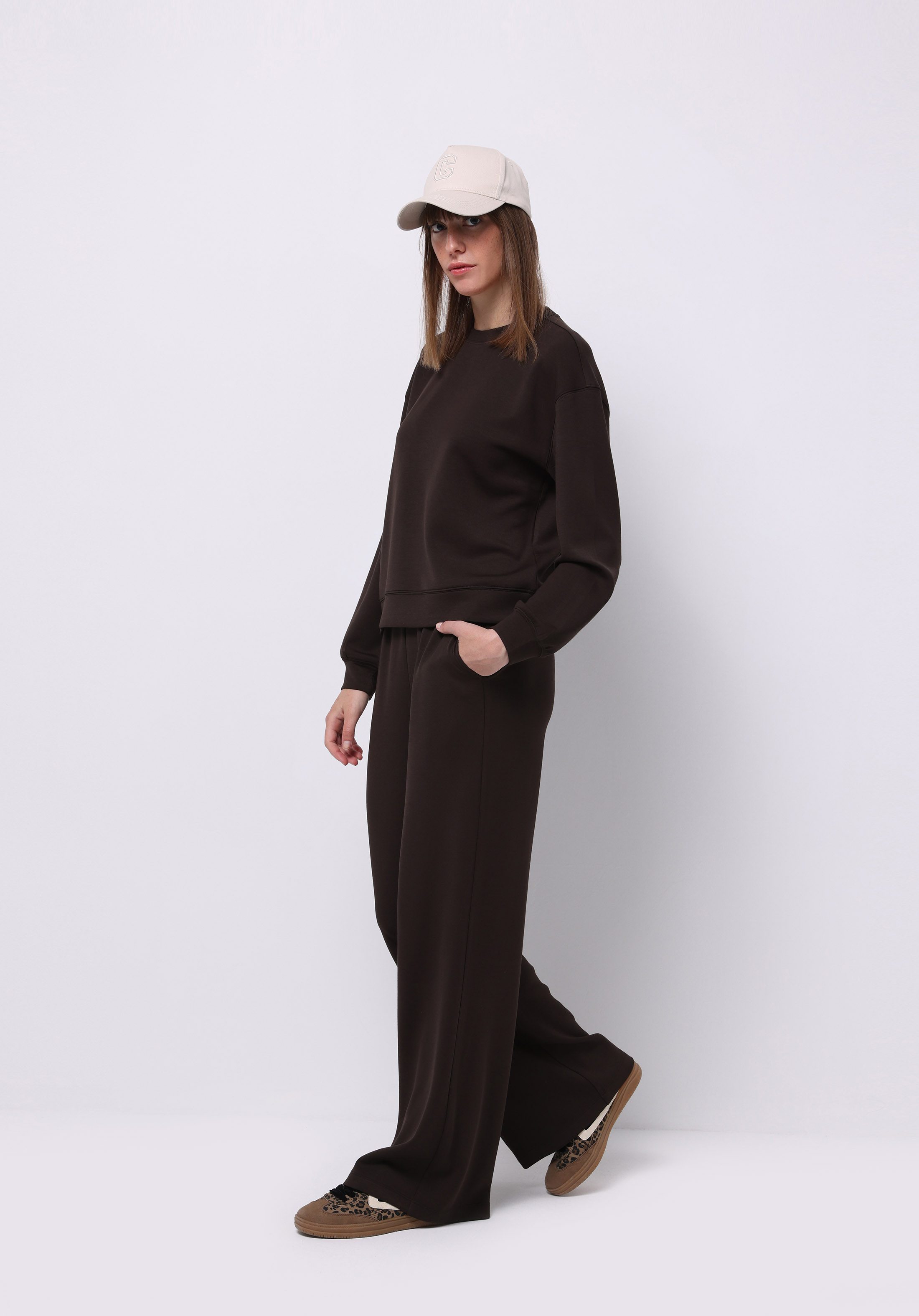Afișați detalii pentru Pantaloni De Trening De Dama Maro Regular Fit  Cl1075524