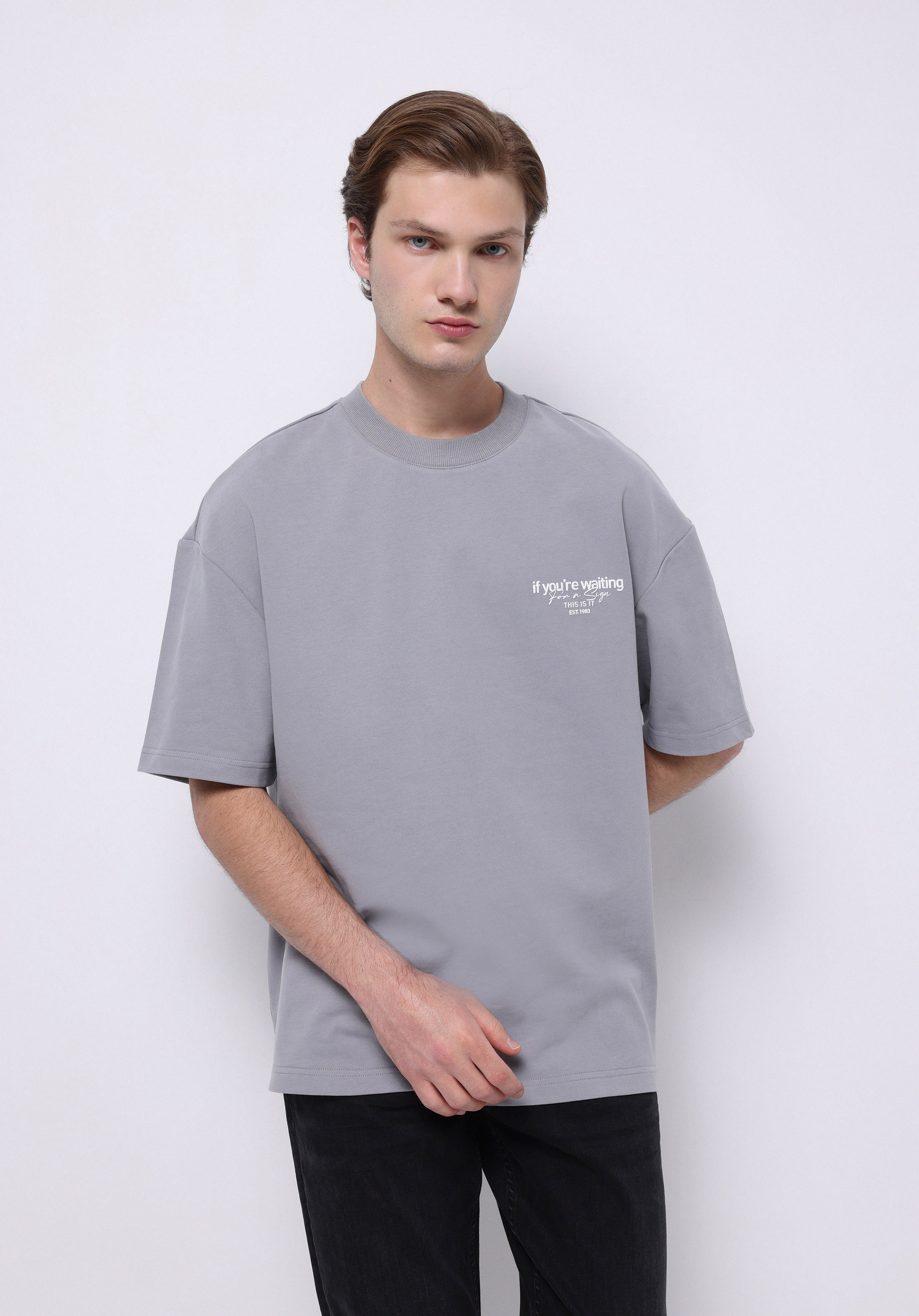 Afișați detalii pentru Tricou Cu Maneca Scurta De Barbati  Oversize Fit  Cl1075385