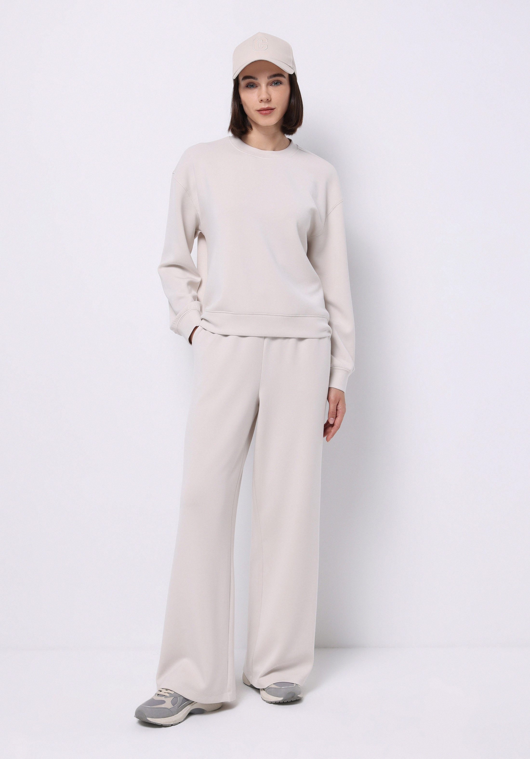 Afișați detalii pentru Pantaloni De Trening De Dama Ecru Regular Fit  Cl1075524