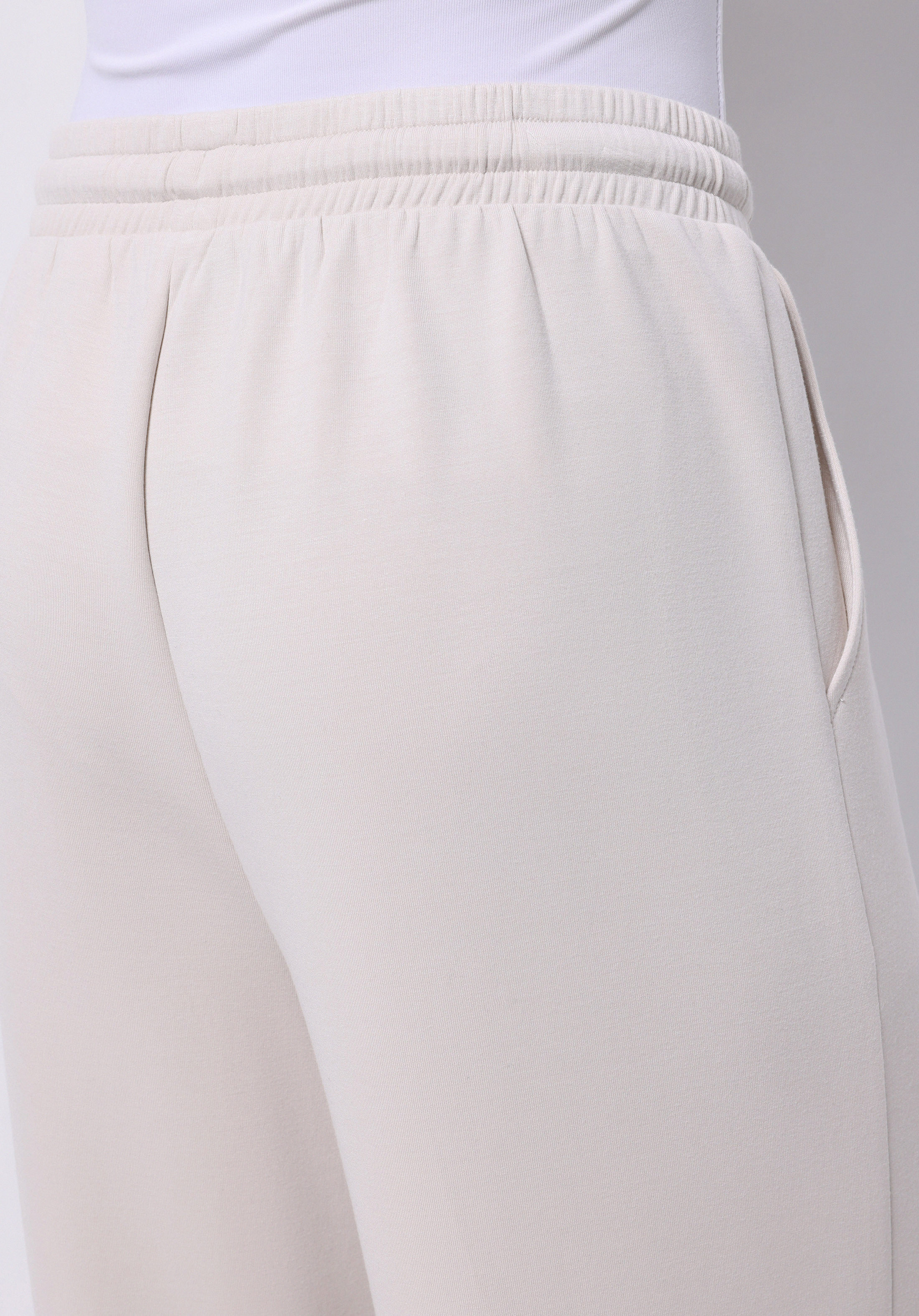 Afișați detalii pentru Pantaloni De Trening De Dama Ecru Regular Fit  Cl1075524