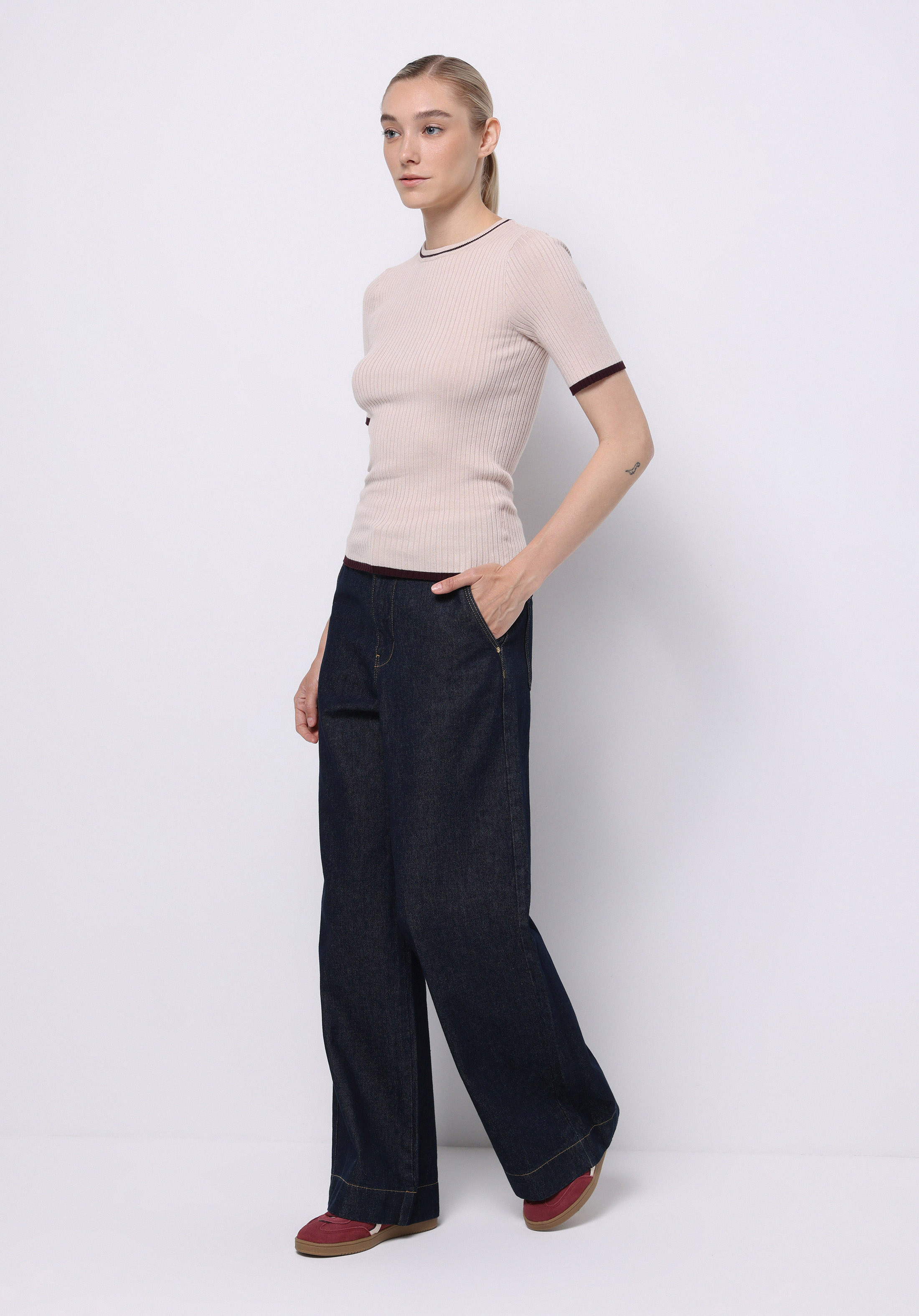 Afișați detalii pentru Pulover Cu Mâneci Scurte De Dama Bej Slim Fit  Cl1075528