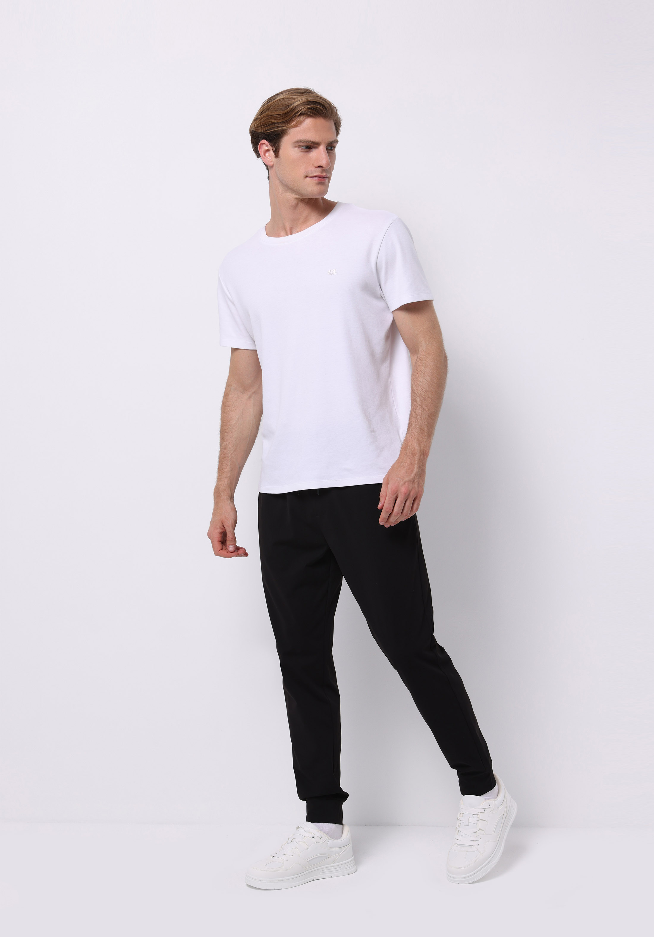 Afișați detalii pentru Pantaloni De Trening De Barbati Negru Slim Fit  Cl1076166