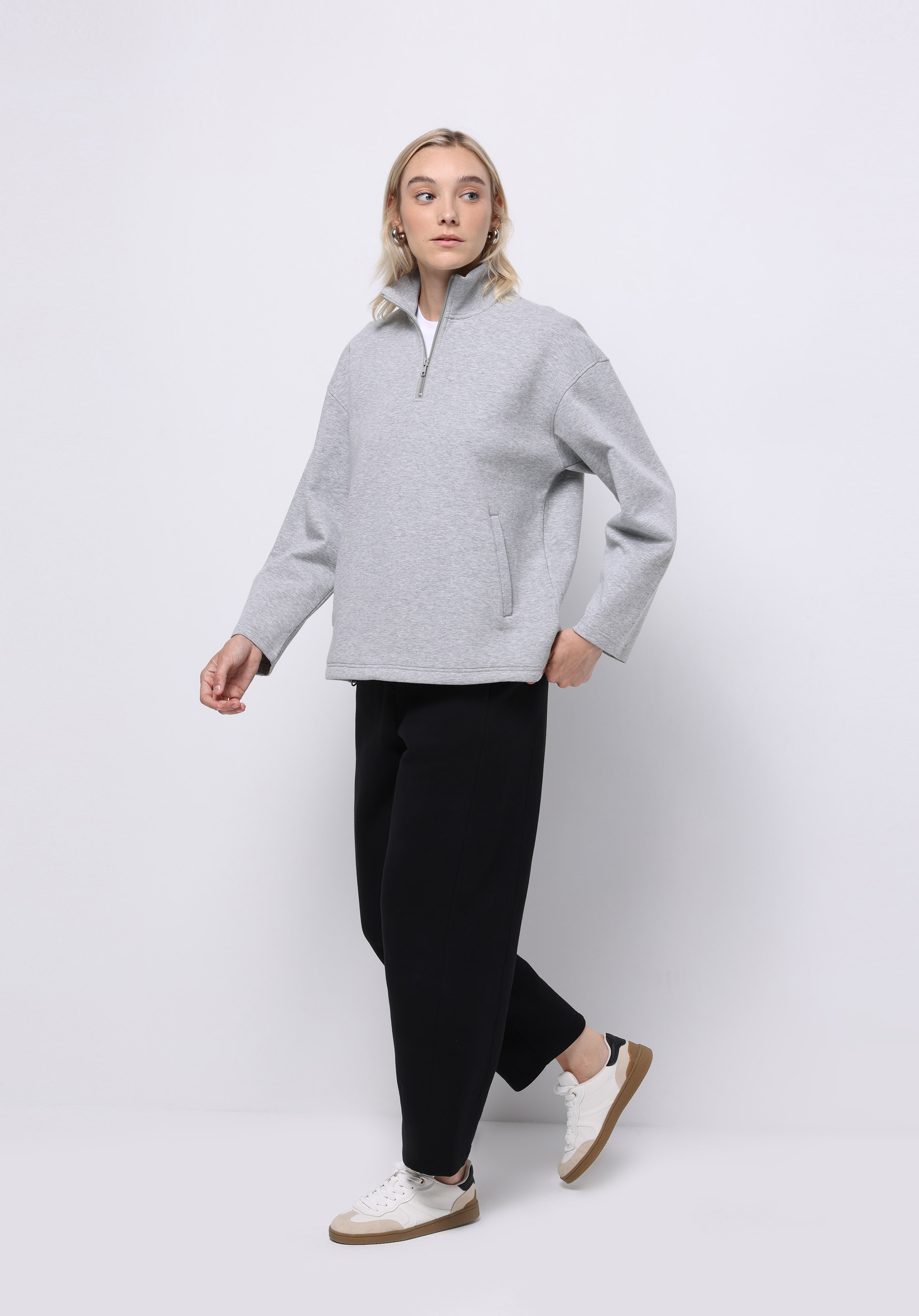 Afișați detalii pentru Pantaloni De Trening De Dama Negru Regular Fit  Cl1076081