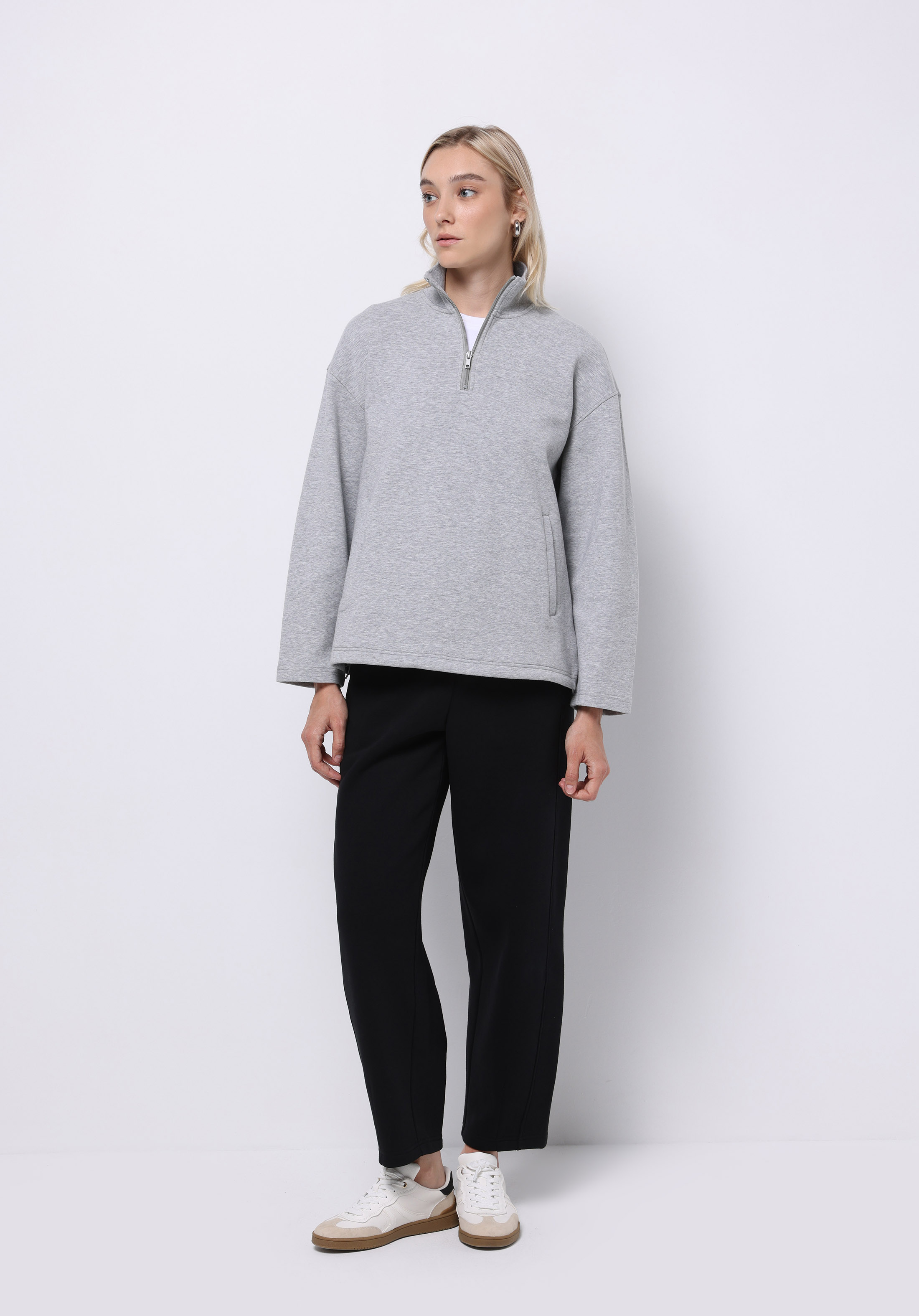 Afișați detalii pentru Pantaloni De Trening De Dama Negru Regular Fit  Cl1076081