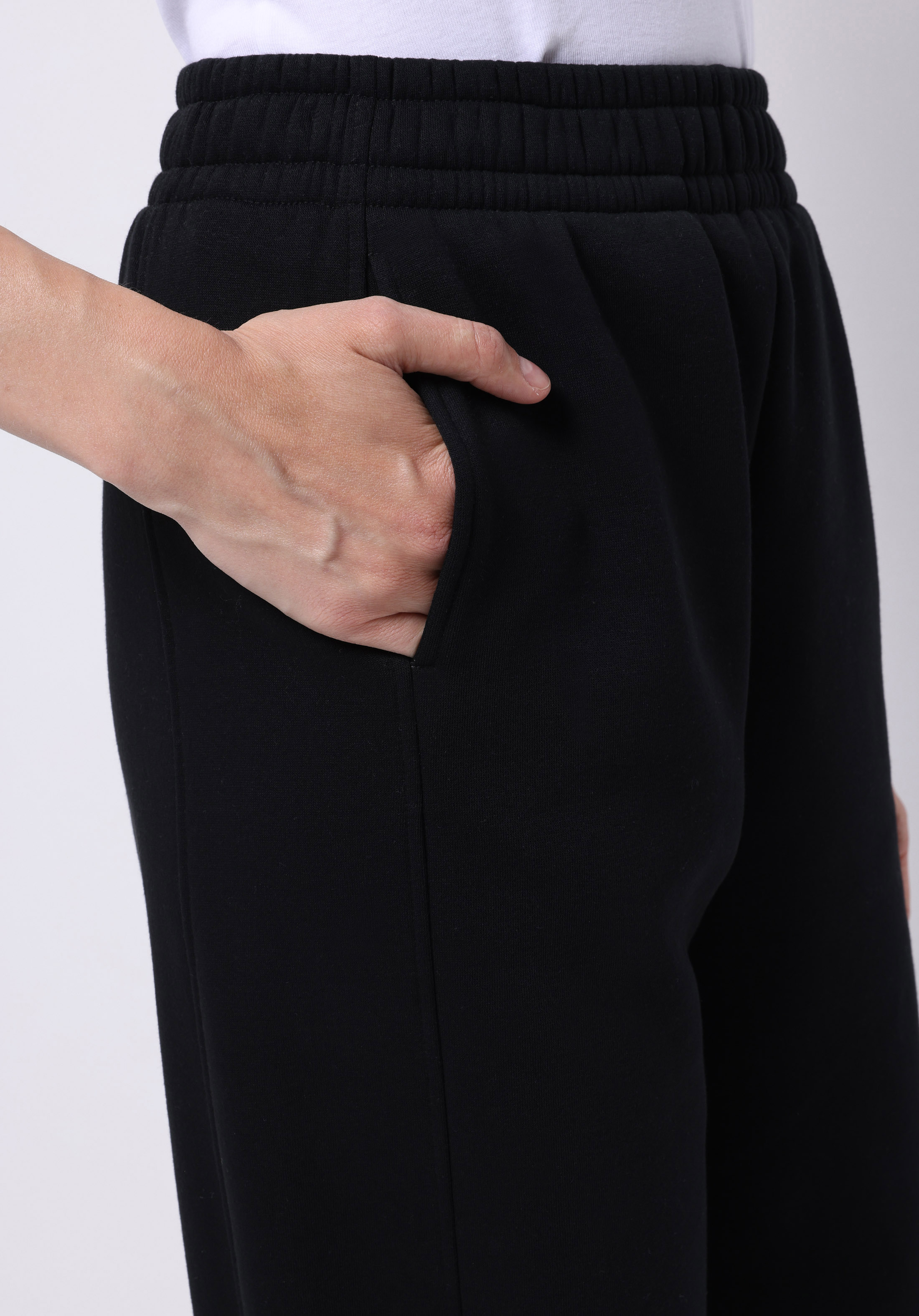 Afișați detalii pentru Pantaloni De Trening De Dama Negru Regular Fit  Cl1076081