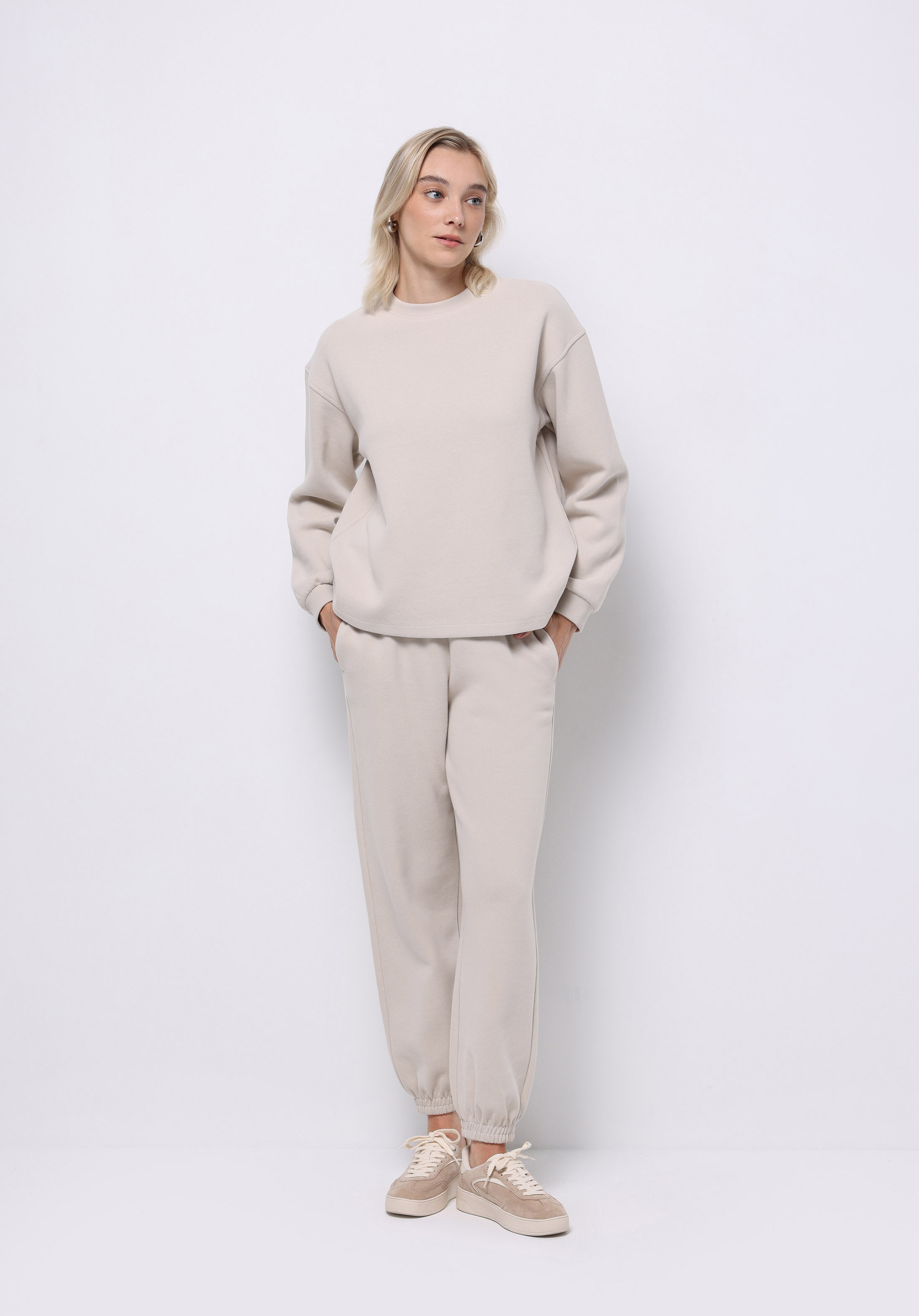 Afișați detalii pentru Pantaloni De Trening De Dama Bej Regular Fit  Cl1076454