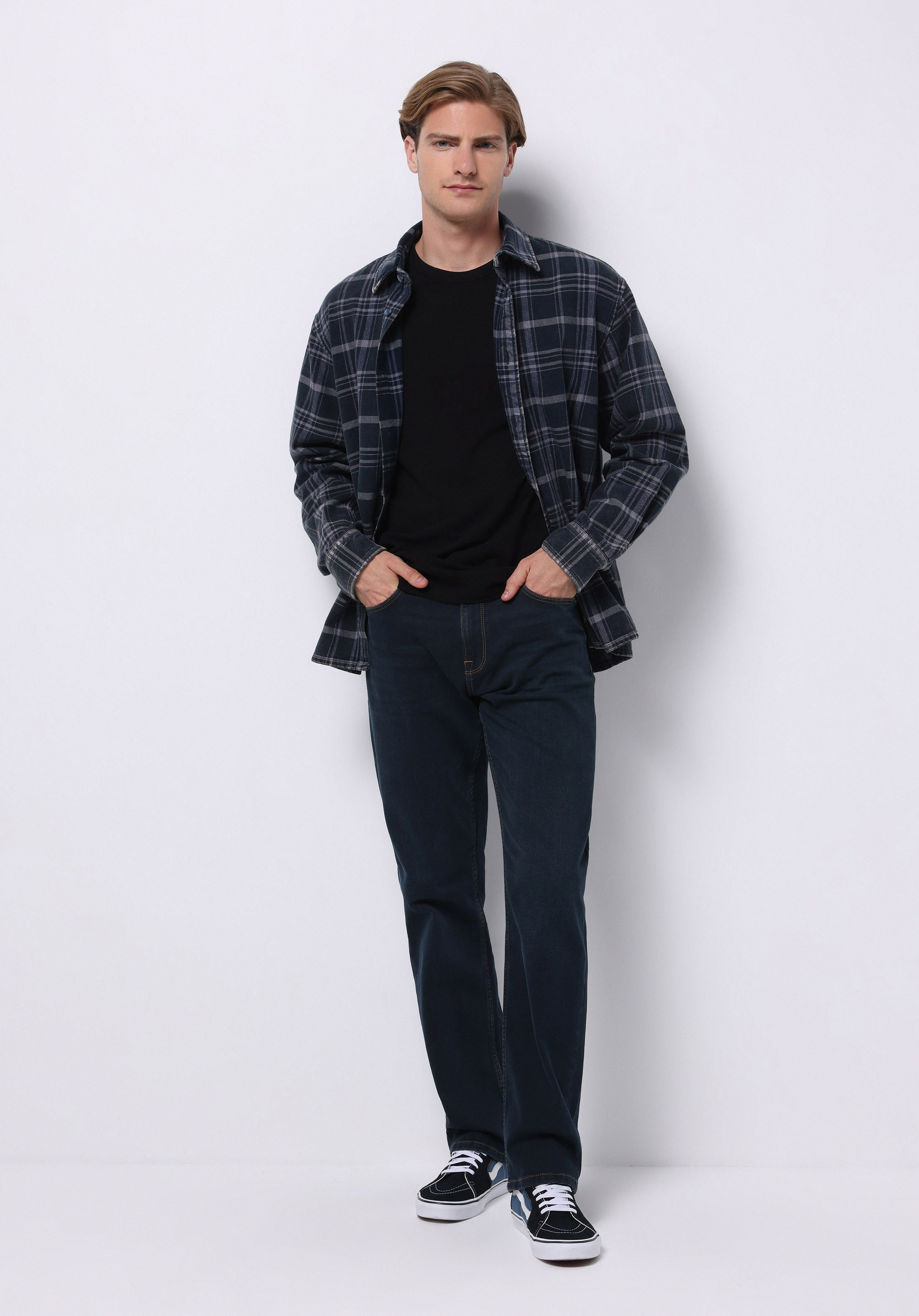 Afișați detalii pentru Pantaloni De Barbati Albastru Inchis Regular Fit 045 David Cl1076018