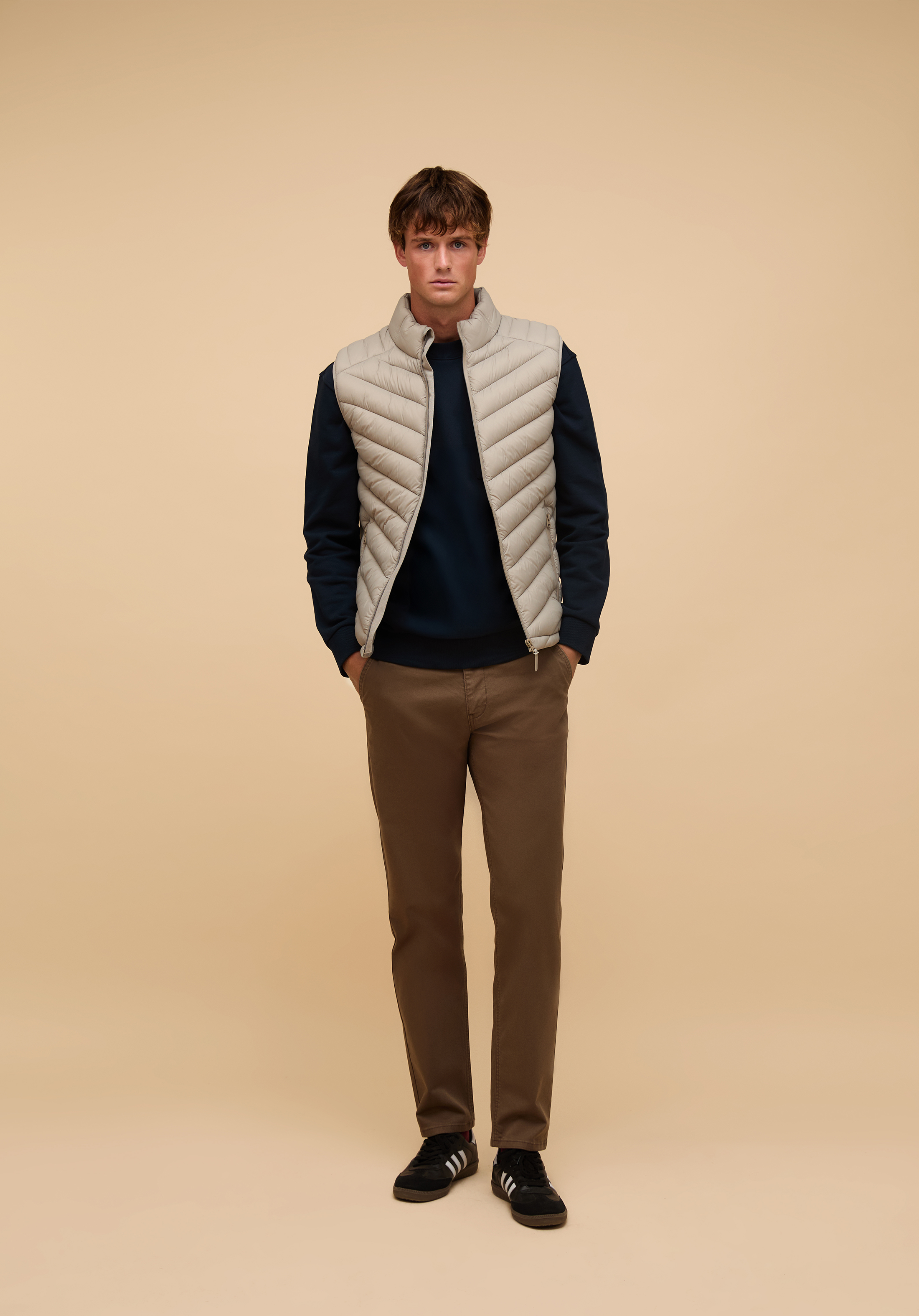 Afișați detalii pentru Vesta De Barbati Bej Slim Fit  Cl1071238