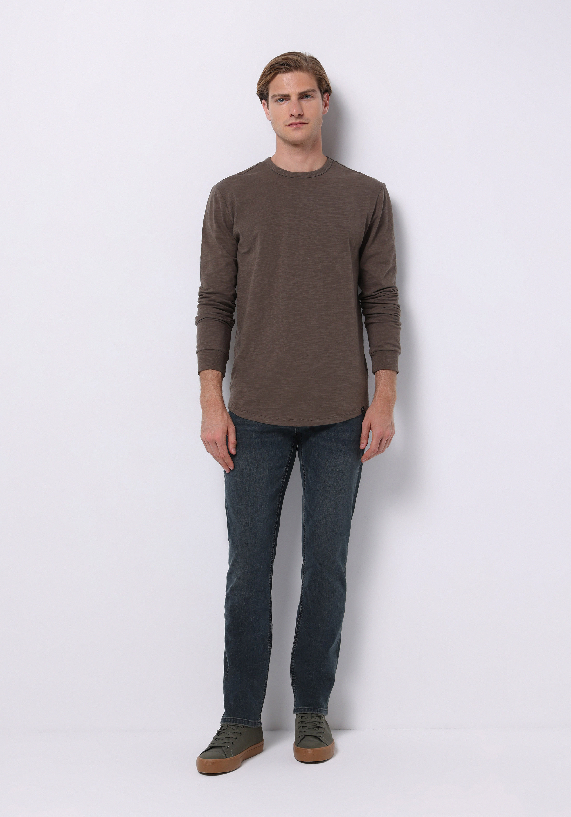Afișați detalii pentru Tricou Cu Maneca Lunga De Barbati Maro Regular Fit  Cl1076432