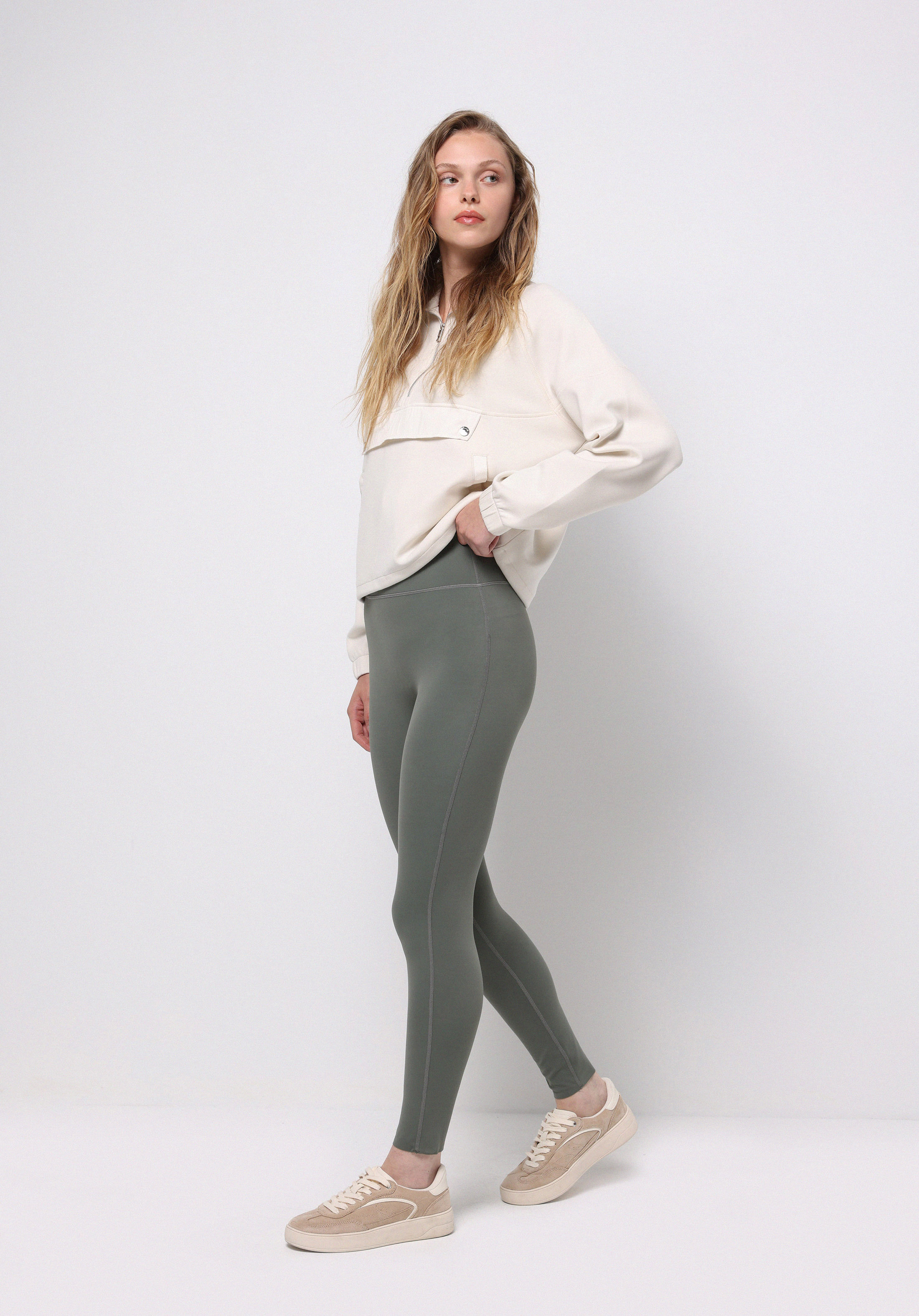 Afișați detalii pentru Pantaloni De Dama Verde Slim Fit  Cl1075485
