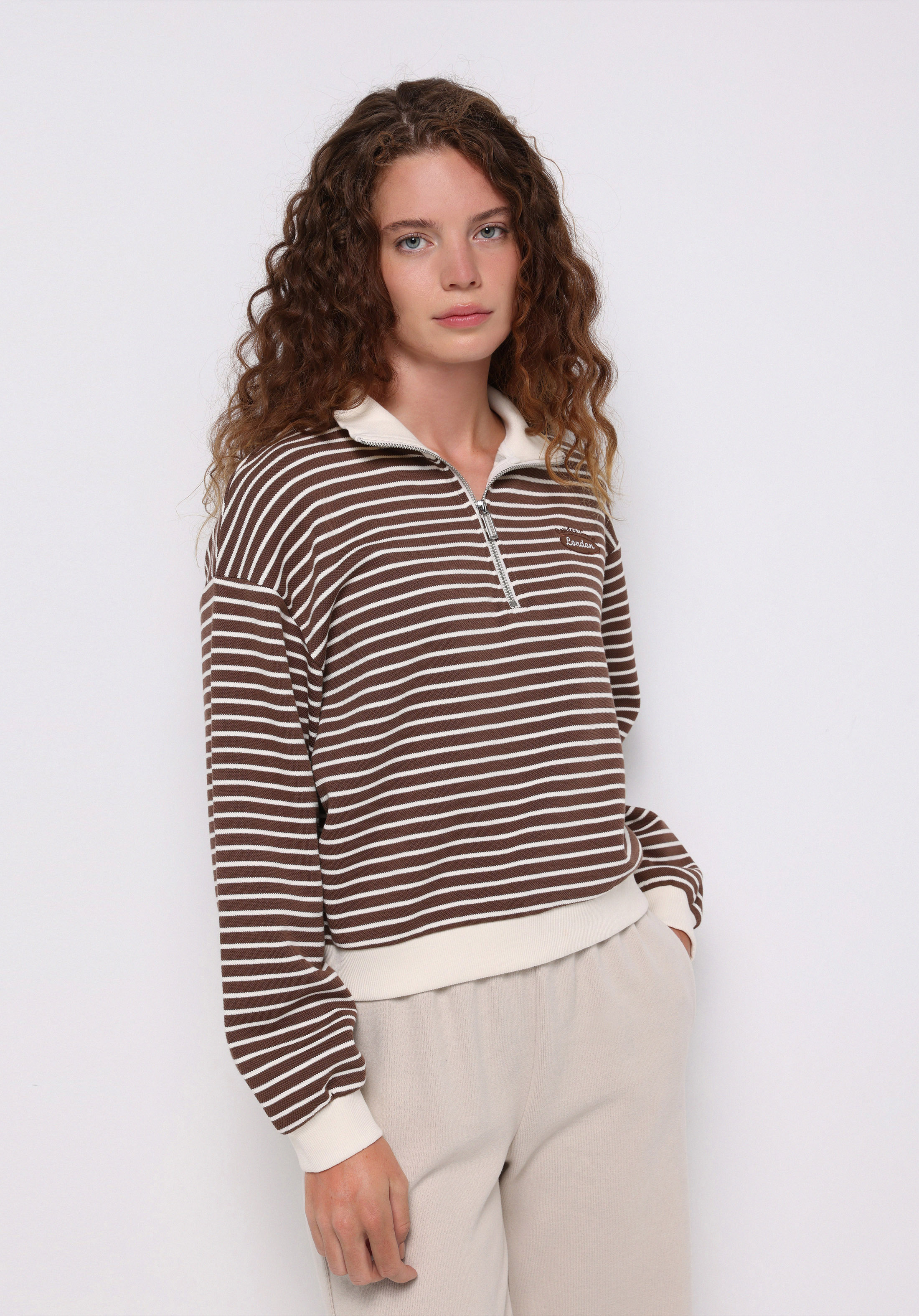 Afișați detalii pentru Hanorac / Bluza De Dama Maro Regular Fit  Cl1076356