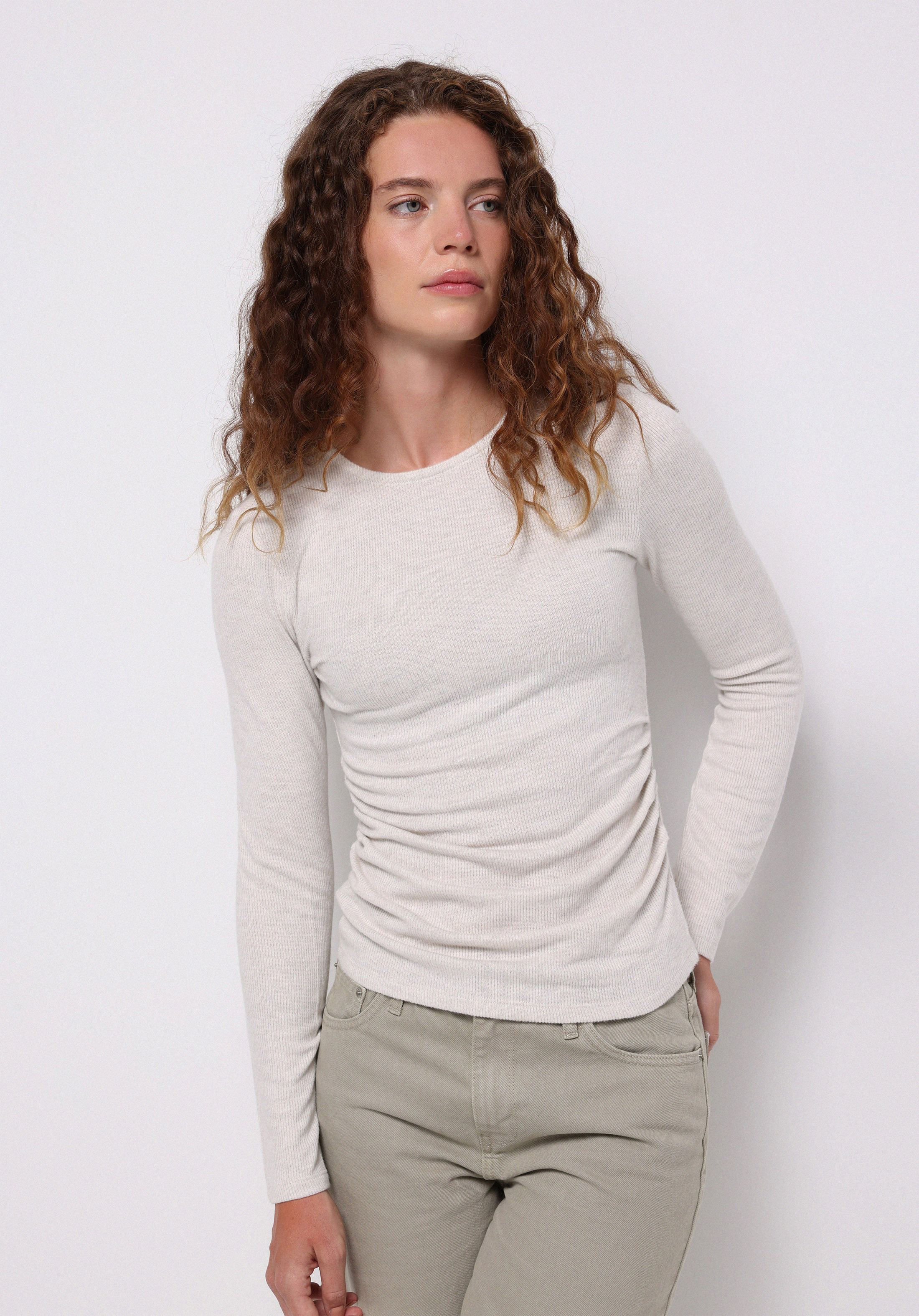 Afișați detalii pentru Pulover De Dama Ecru Slim Fit  Cl1077097