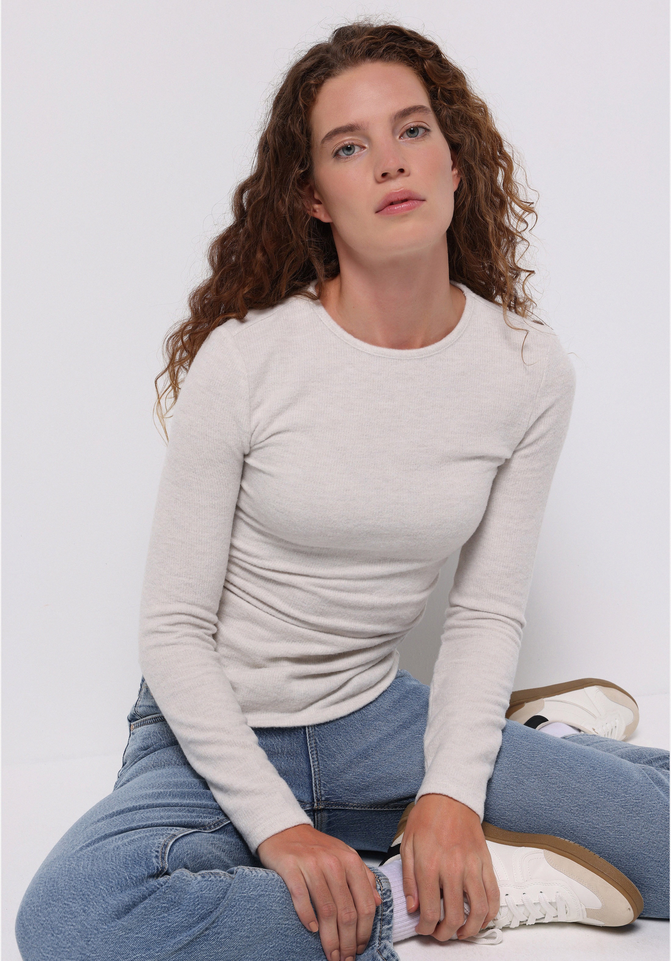 Afișați detalii pentru Pulover De Dama Ecru Slim Fit  Cl1077097