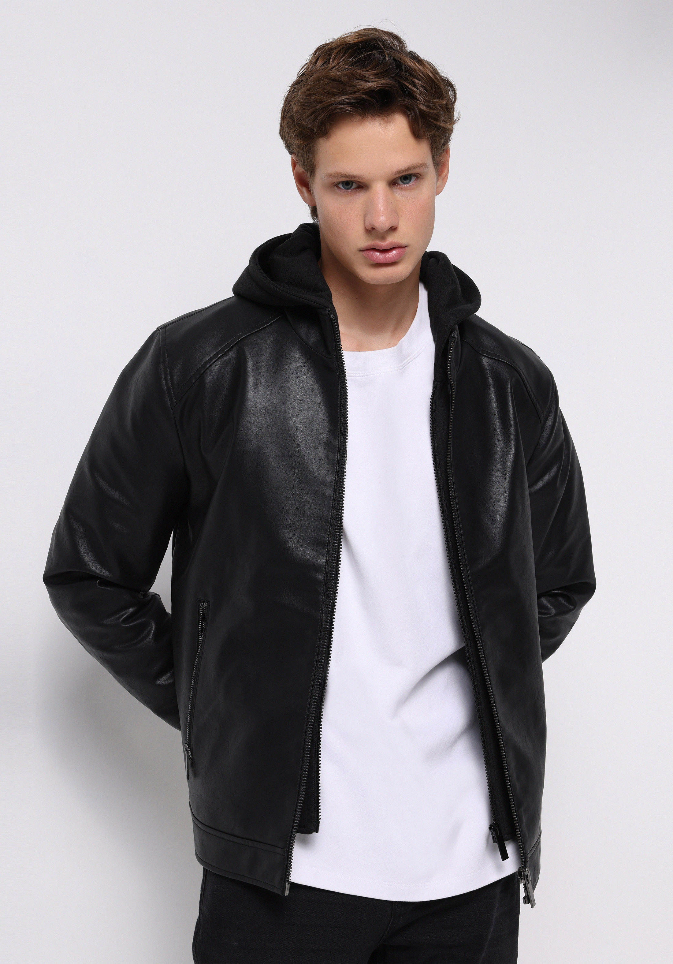 Afișați detalii pentru Jacheta De Barbati Negru Slim Fit  Cl1076180