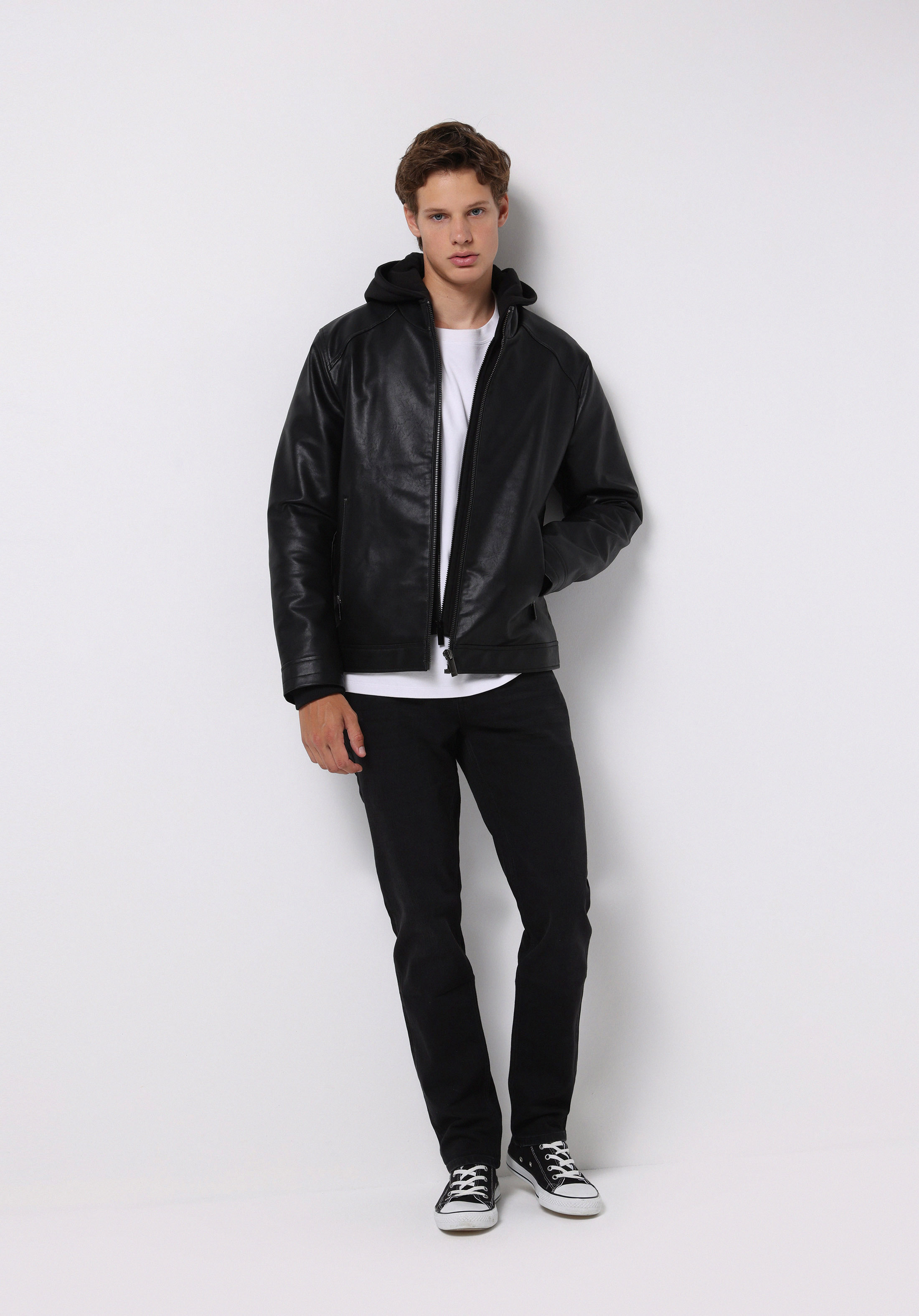 Afișați detalii pentru Jacheta De Barbati Negru Slim Fit  Cl1076180