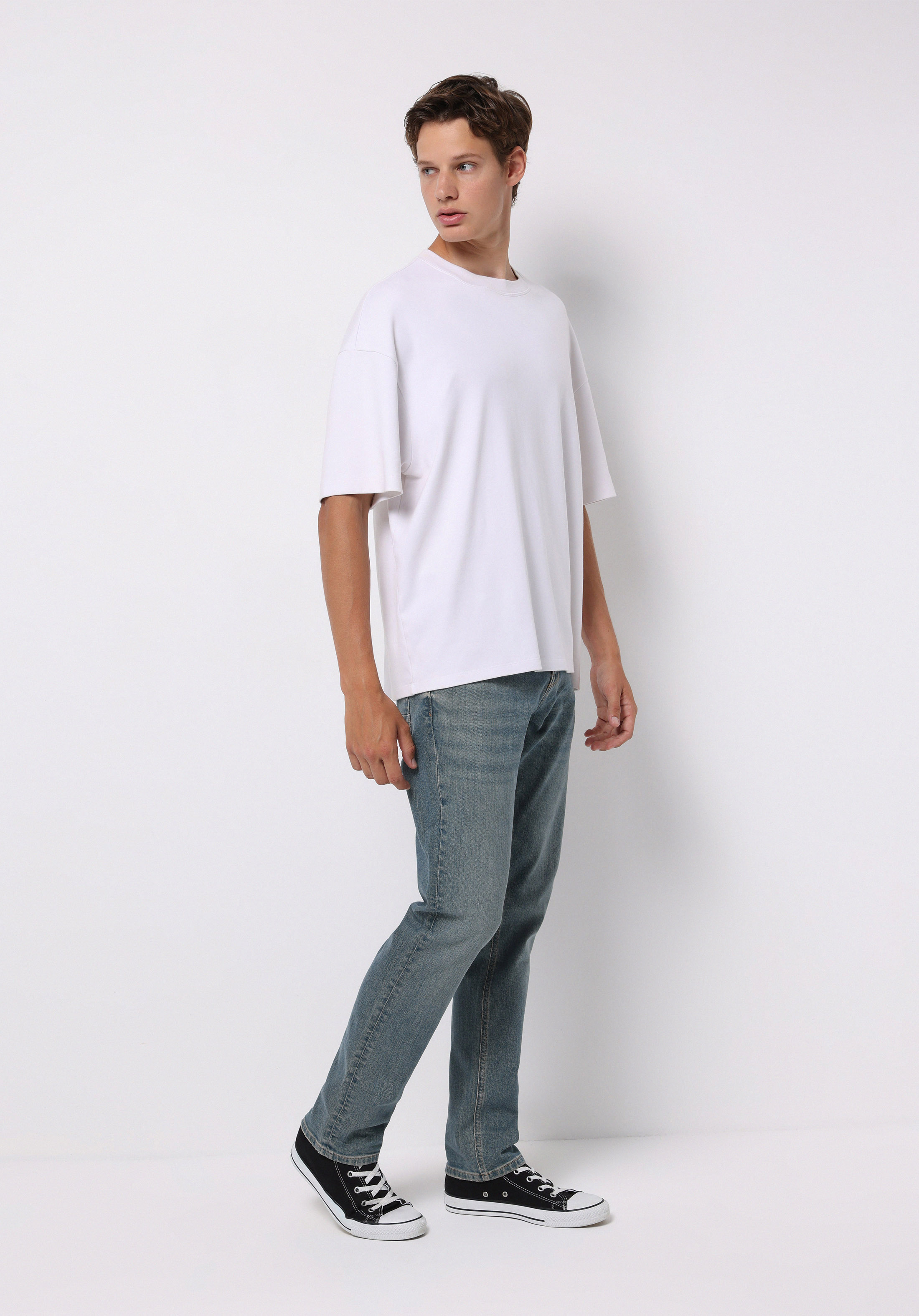 Afișați detalii pentru Pantaloni De Barbati Albastru Straight Fit 044 Karl Cl1076823