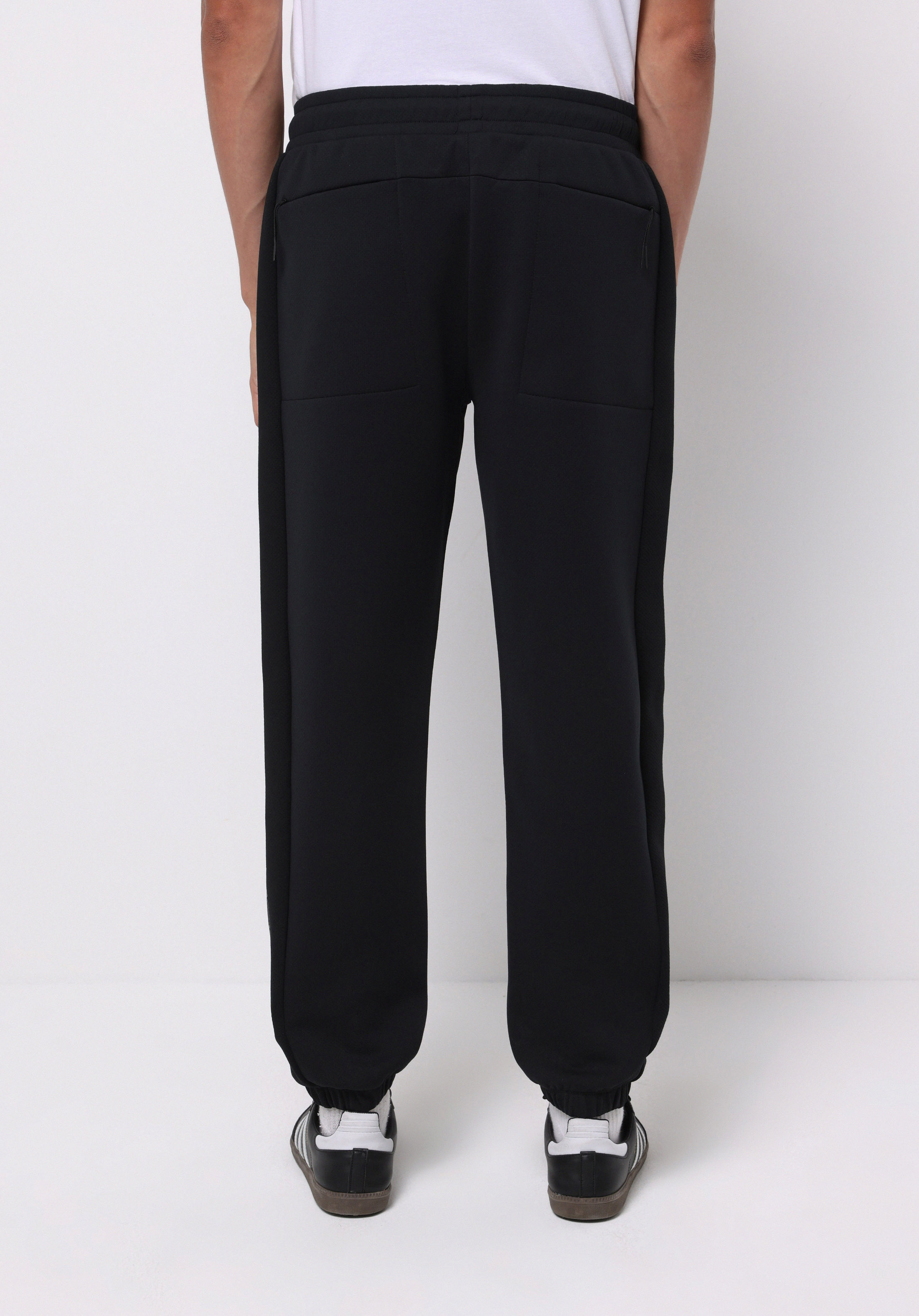 Afișați detalii pentru Pantaloni De Trening De Barbati Negru Regular Fit  Cl1076853