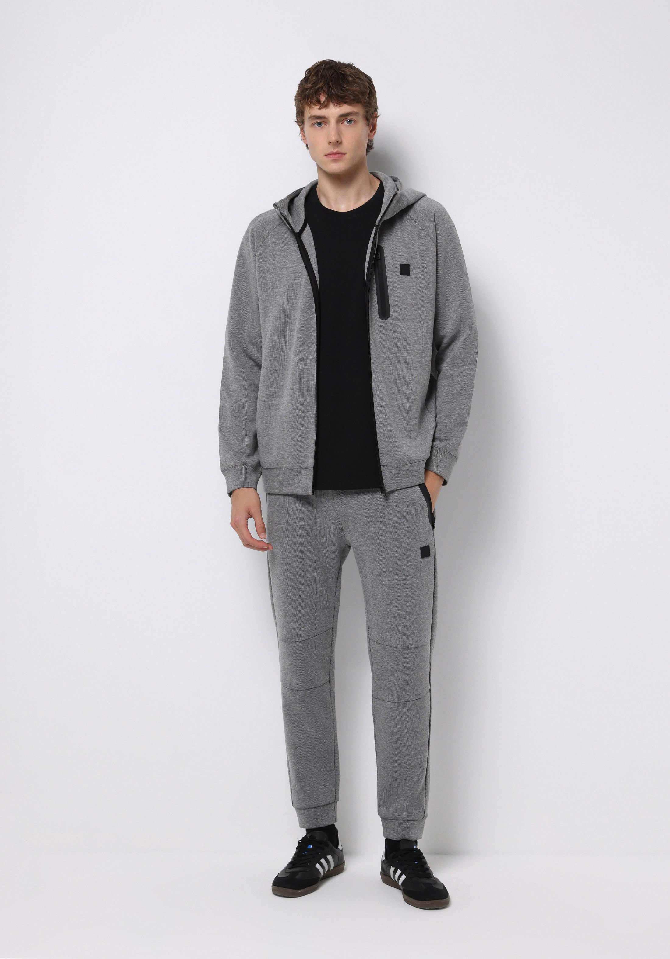 Afișați detalii pentru Pantaloni De Trening De Barbati Antracit Regular Fit  Cl1075654
