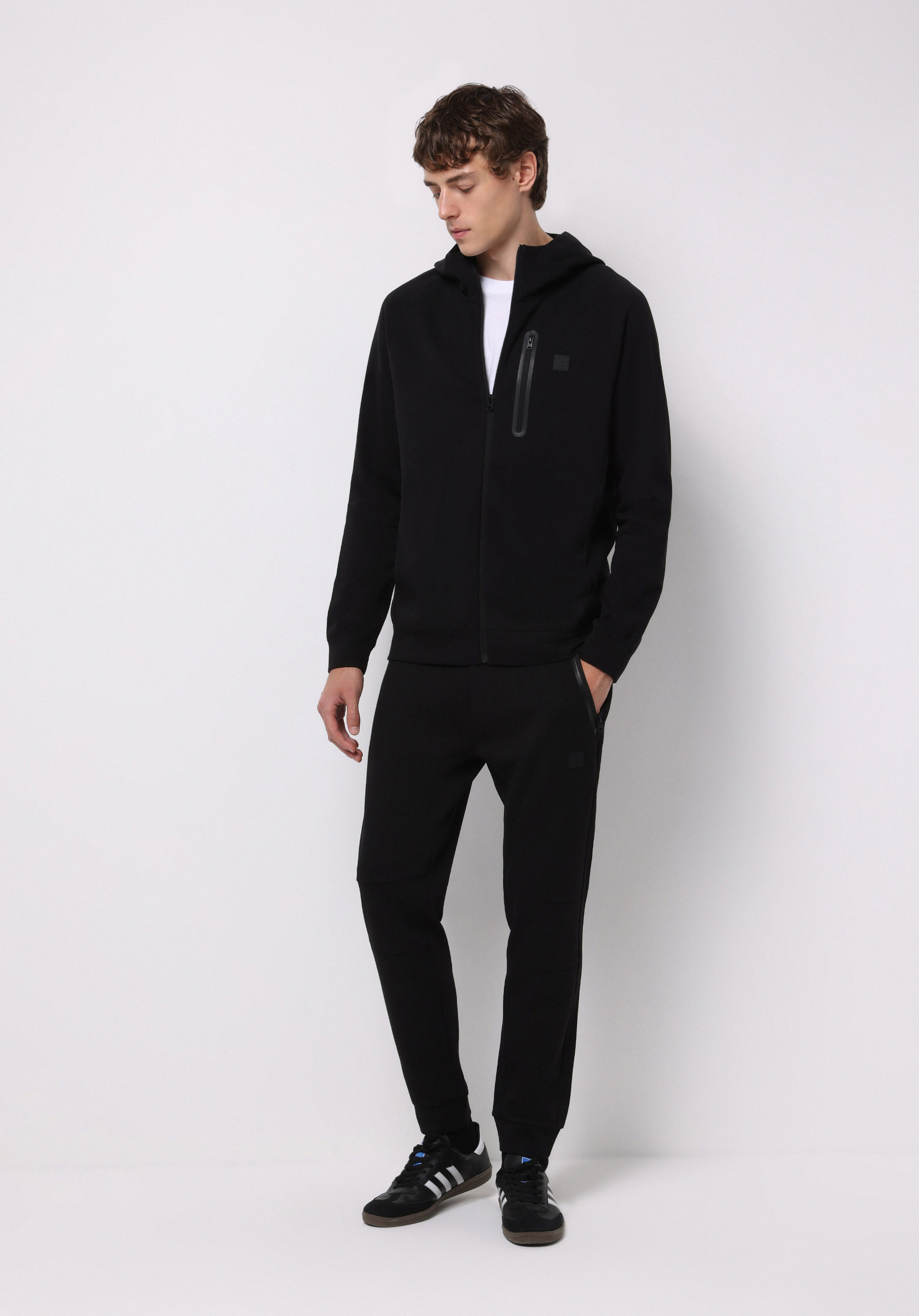 Afișați detalii pentru Pantaloni De Trening De Barbati Negru Regular Fit  Cl1075654
