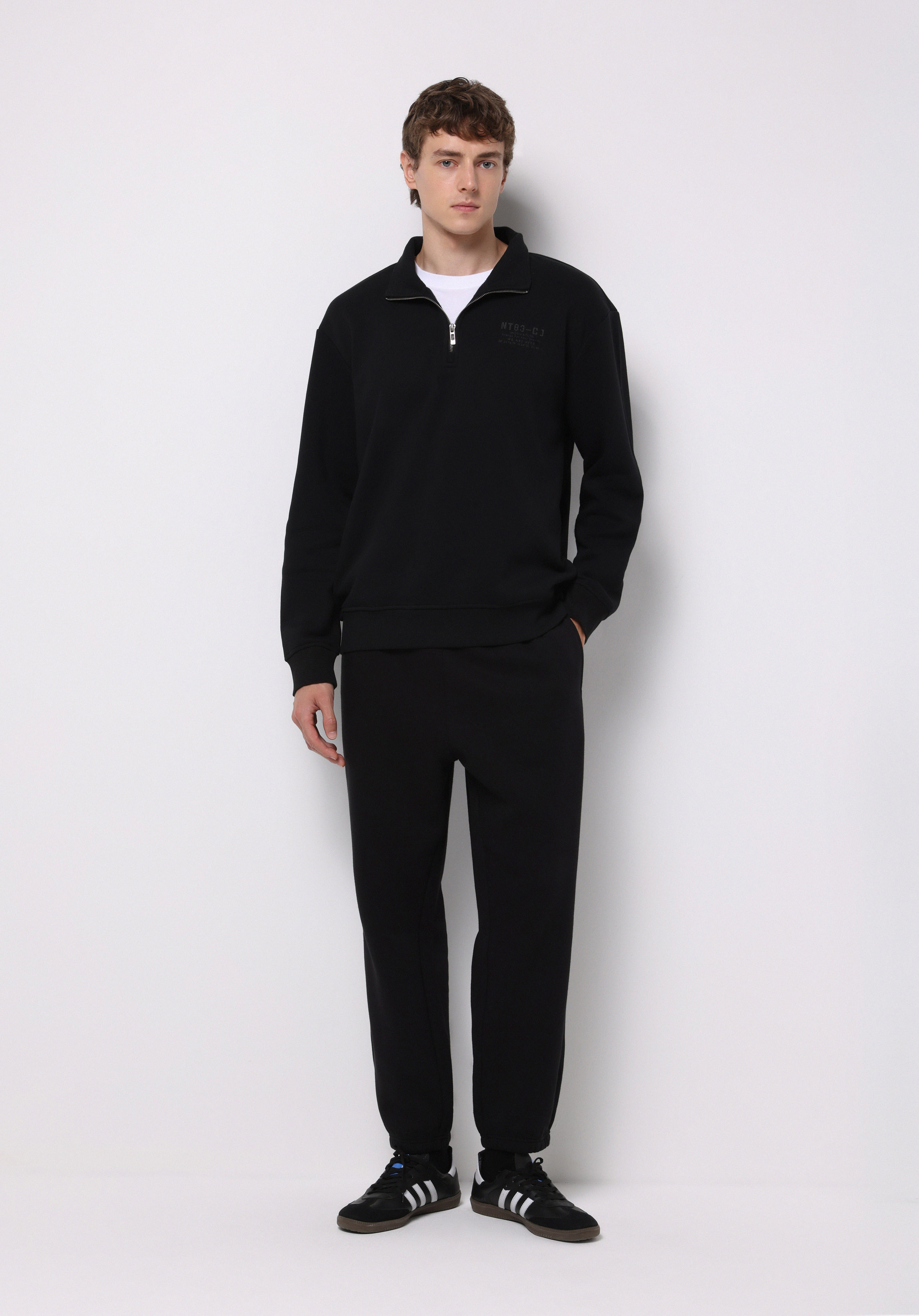 Afișați detalii pentru Pantaloni De Trening De Barbati Negru Loose Fit  Cl1077101