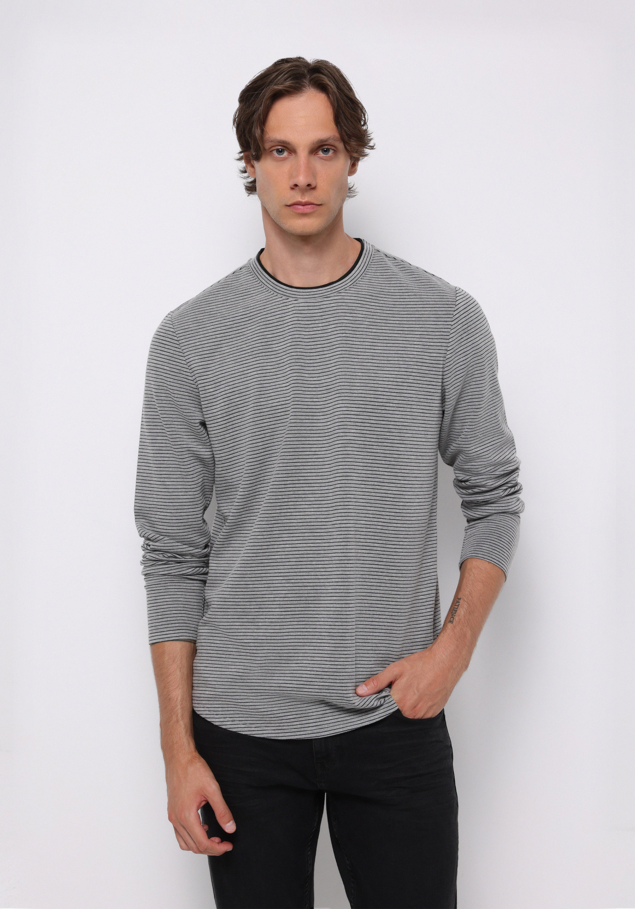 Afișați detalii pentru Tricou Cu Maneca Lunga De Barbati  Regular Fit  Cl1077177
